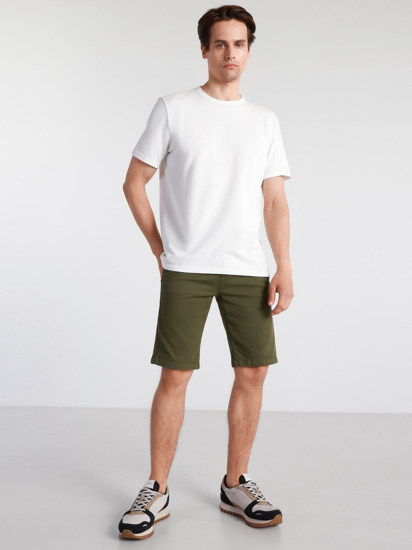 Повседневные шорты GUESS модель M1GD18-WDP31-G8DA Фото