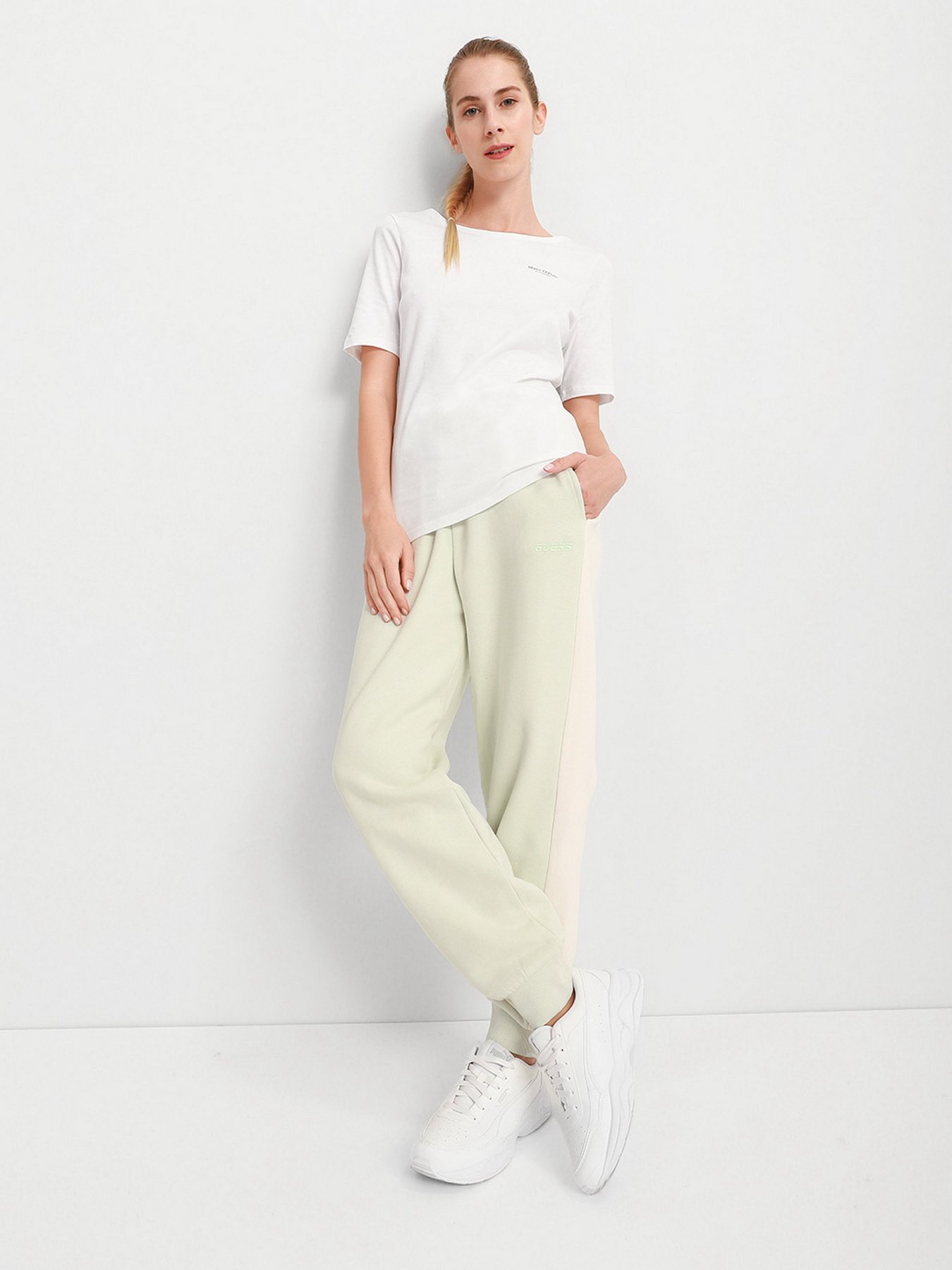 Спортивні штани GUESS модель O1BA27.K9V31;G8EH Фото