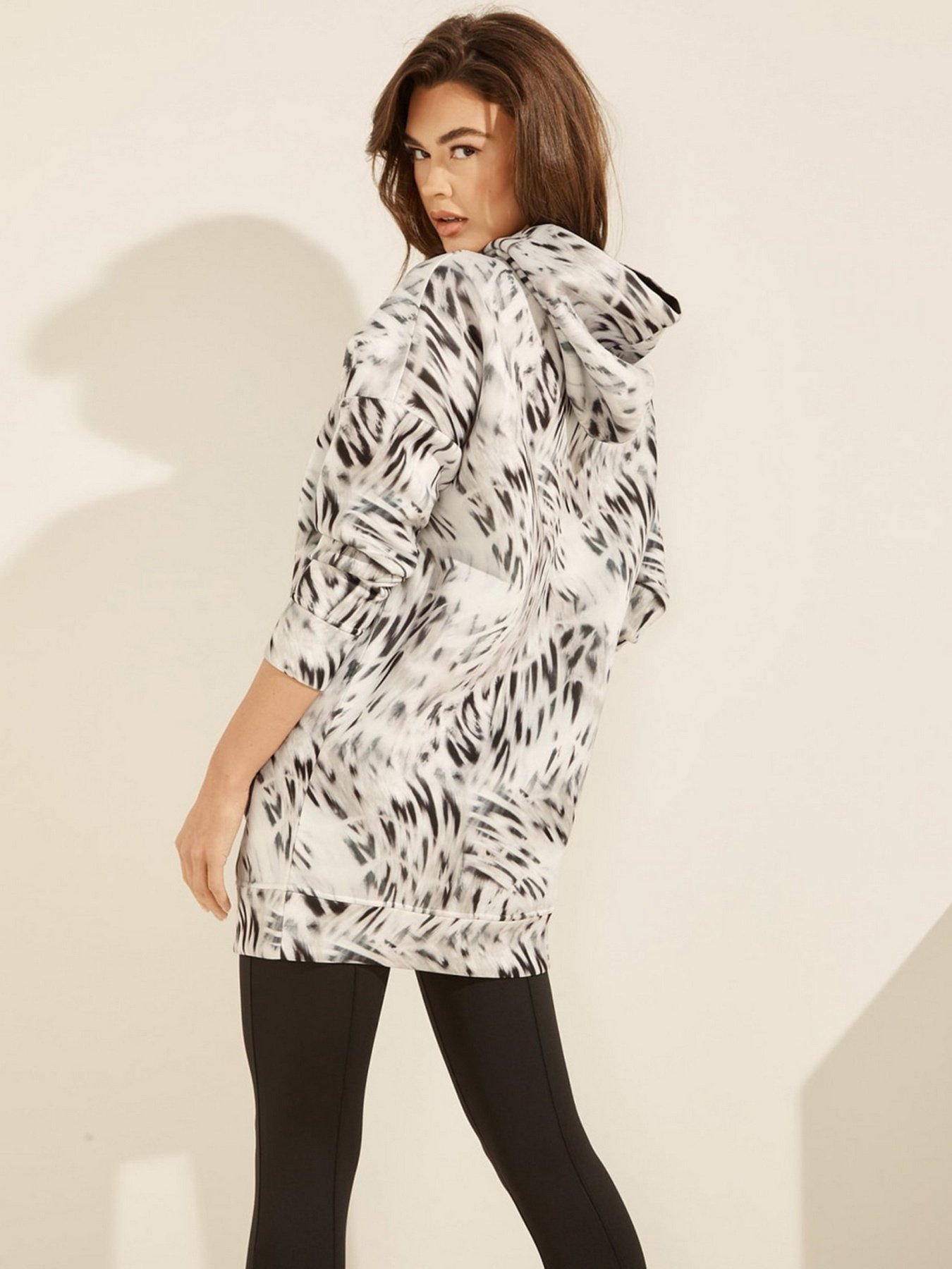 Свитшот GUESS модель O1BA45.JR06W;P17M Фото