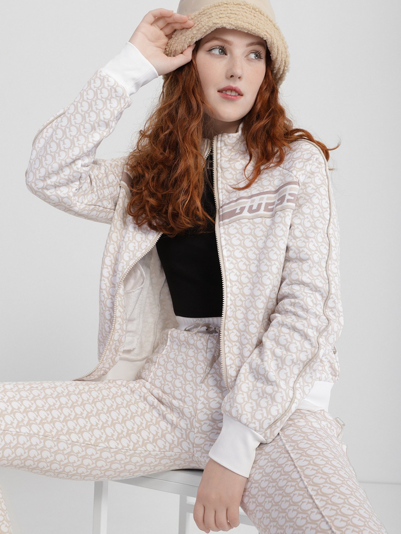 Кофта спортивная GUESS Brianna Logomania модель O1BA31.K7EX0;P17L Фото