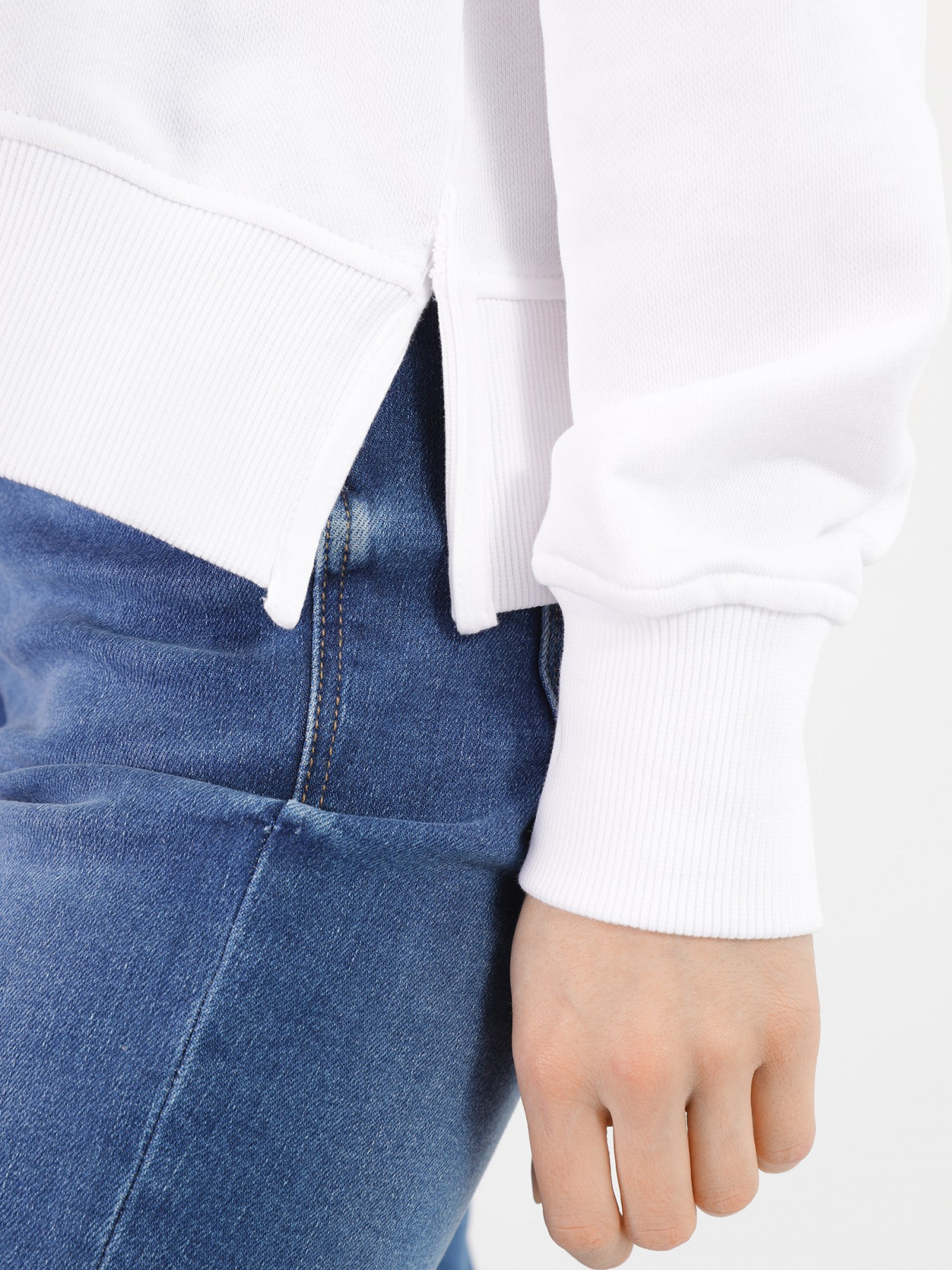 Світшот GUESS Blanche Sweatshirt модель W2GQ30.KB4N1;G011 Фото