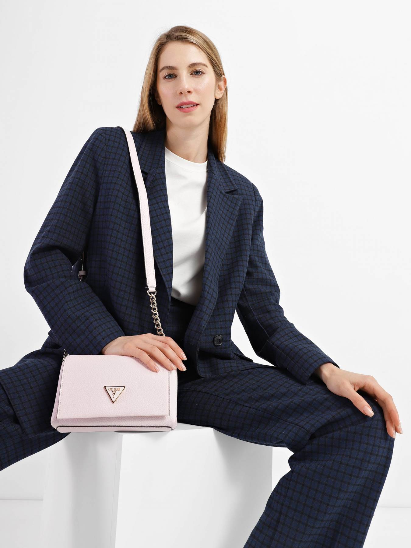 Кросс-боди GUESS Downtown Chic Mini Xbody Flap модель HWVG83.85780;DPD Фото