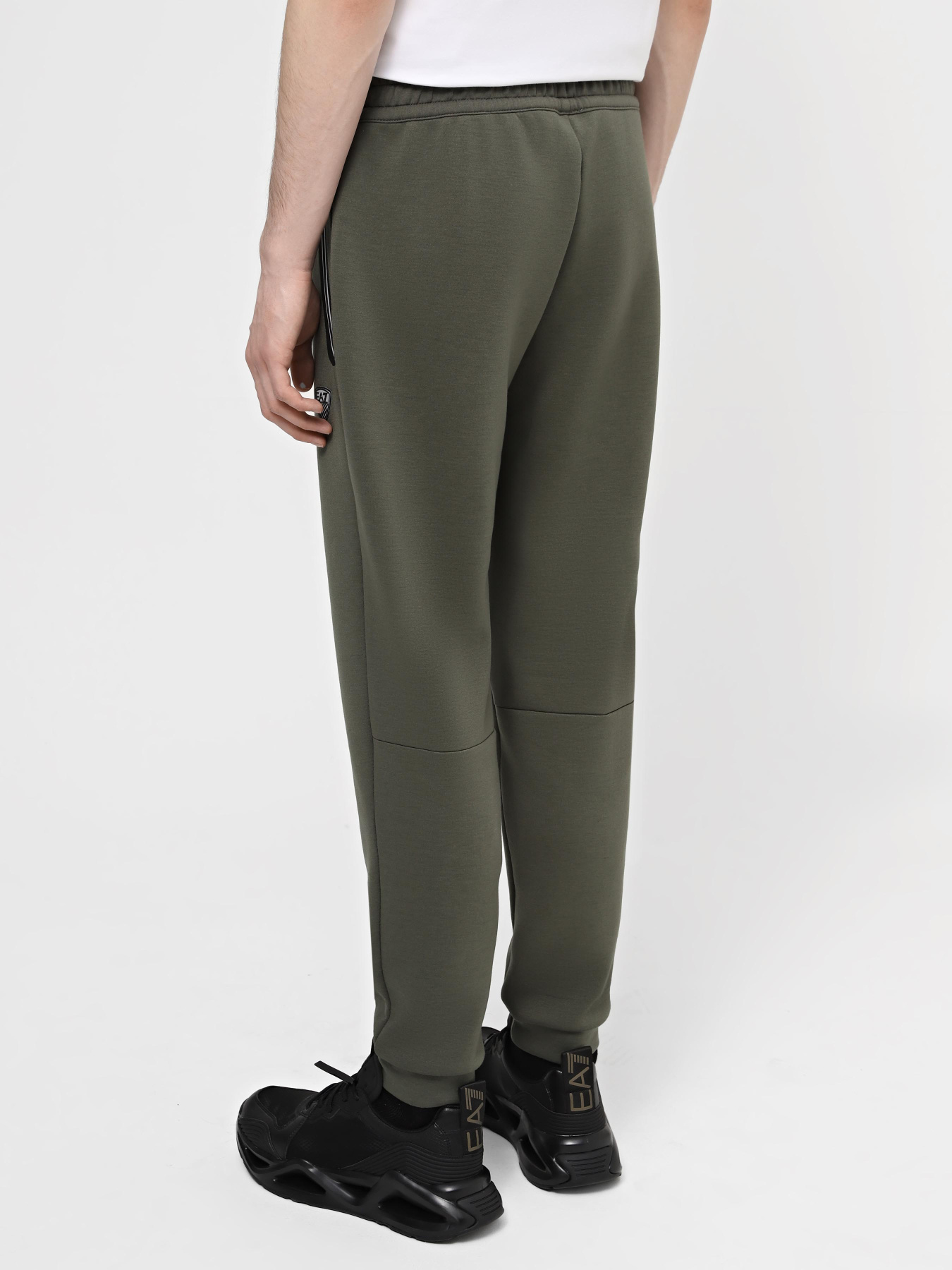 Спортивні штани EA7 Premium Shield модель 8NPP63-PJ4EZ-1846 Спортивні штани EA7 Premium Shield модель 8NPP63-PJ4EZ-1846 Фото