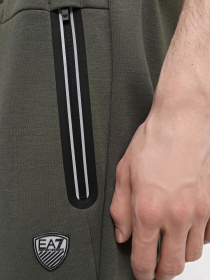 Спортивні штани EA7 Premium Shield модель 8NPP63-PJ4EZ-1846 Спортивні штани EA7 Premium Shield модель 8NPP63-PJ4EZ-1846 Фото