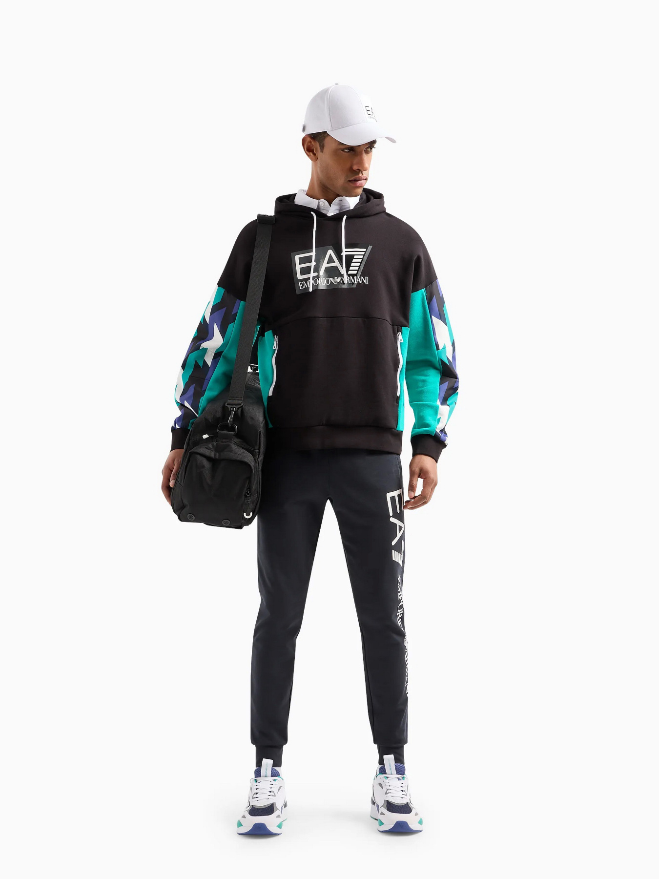 Штаны спортивные EA7 Logo Series модель 8NPPC3-PJ05Z-0544 Фото