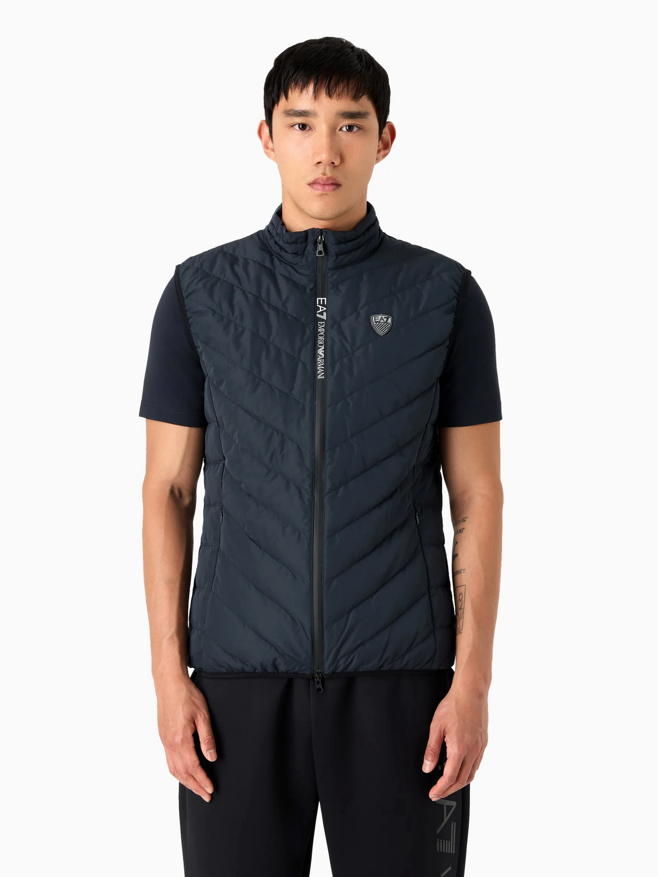 Утепленный жилет EA7 Premium Shield модель 8NPQ02-PNE1Z-1578 Фото