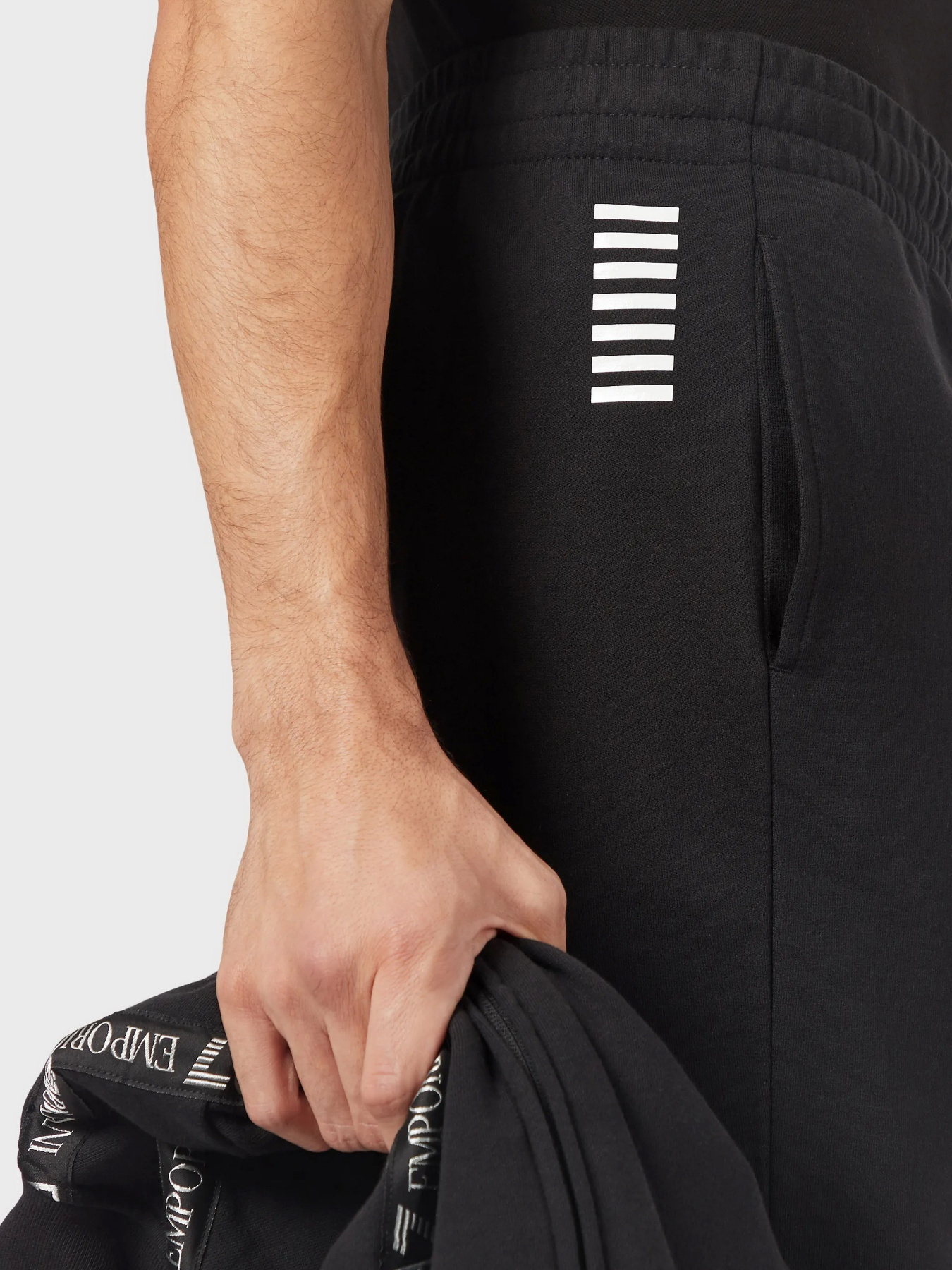 Повсякденні шорти EA7 Core модель 8NPS02-PJ05Z-1200 Повсякденні шорти EA7 Core модель 8NPS02-PJ05Z-1200 Фото