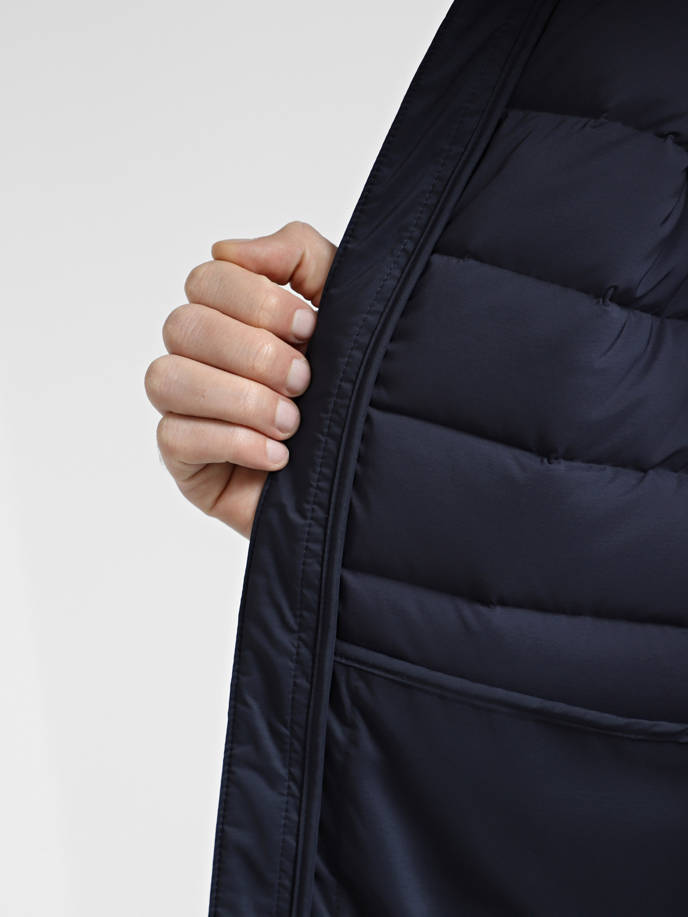 Пуховик EA7 модель 6DPB14-PNHAZ-1562 Пуховик EA7 модель 6DPB14-PNHAZ-1562 Фото