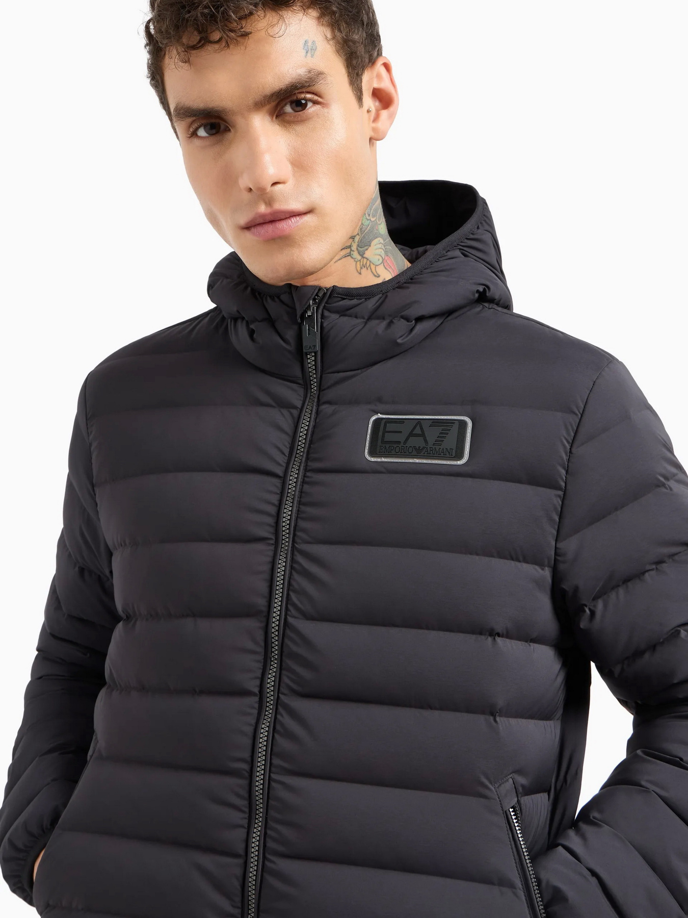 Пуховик EA7 модель 6DPB16-PNHAZ-1200 Пуховик EA7 модель 6DPB16-PNHAZ-1200 Фото