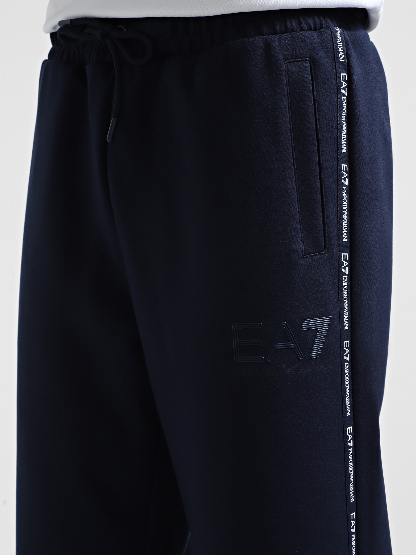 Штаны спортивные EA7 Logo Series модель 6DPP61-PJZZZ-1576 Фото