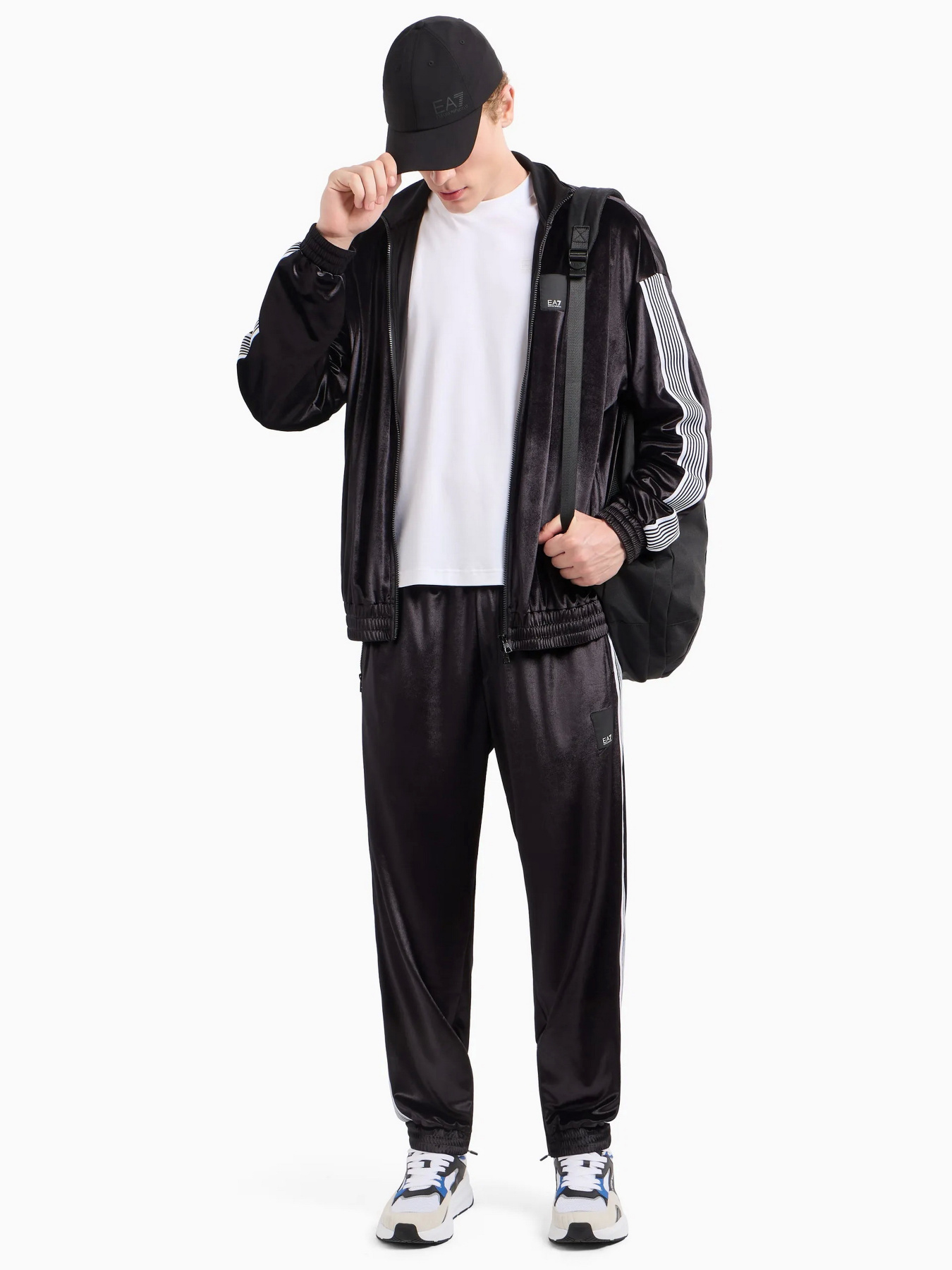 Футболка EA7 7 Lines модель 6DPT19-PJOLZ-1100 Фото