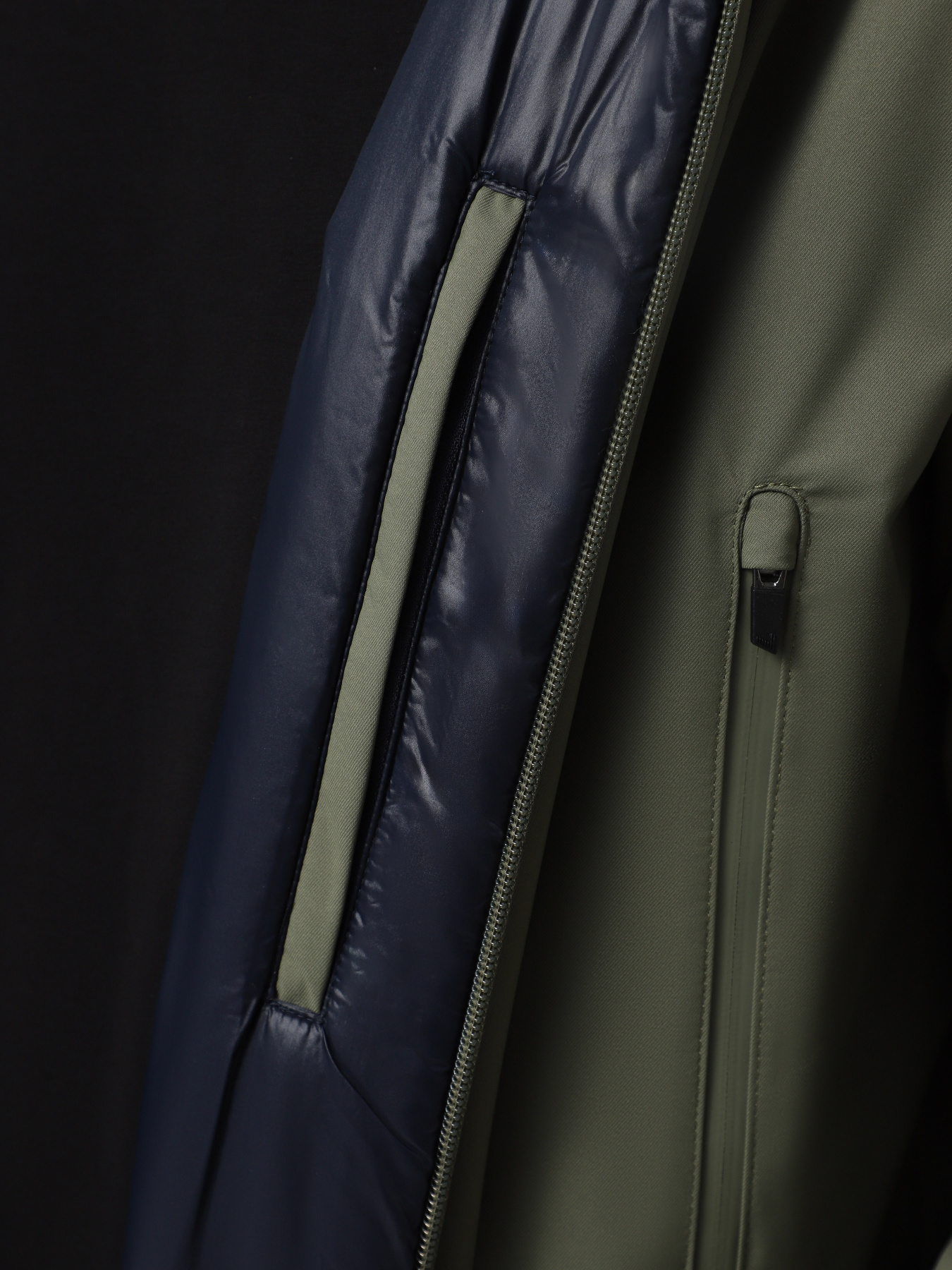 Демисезонная куртка EA7 модель 6DPB18-PNEDZ-1846 Фото