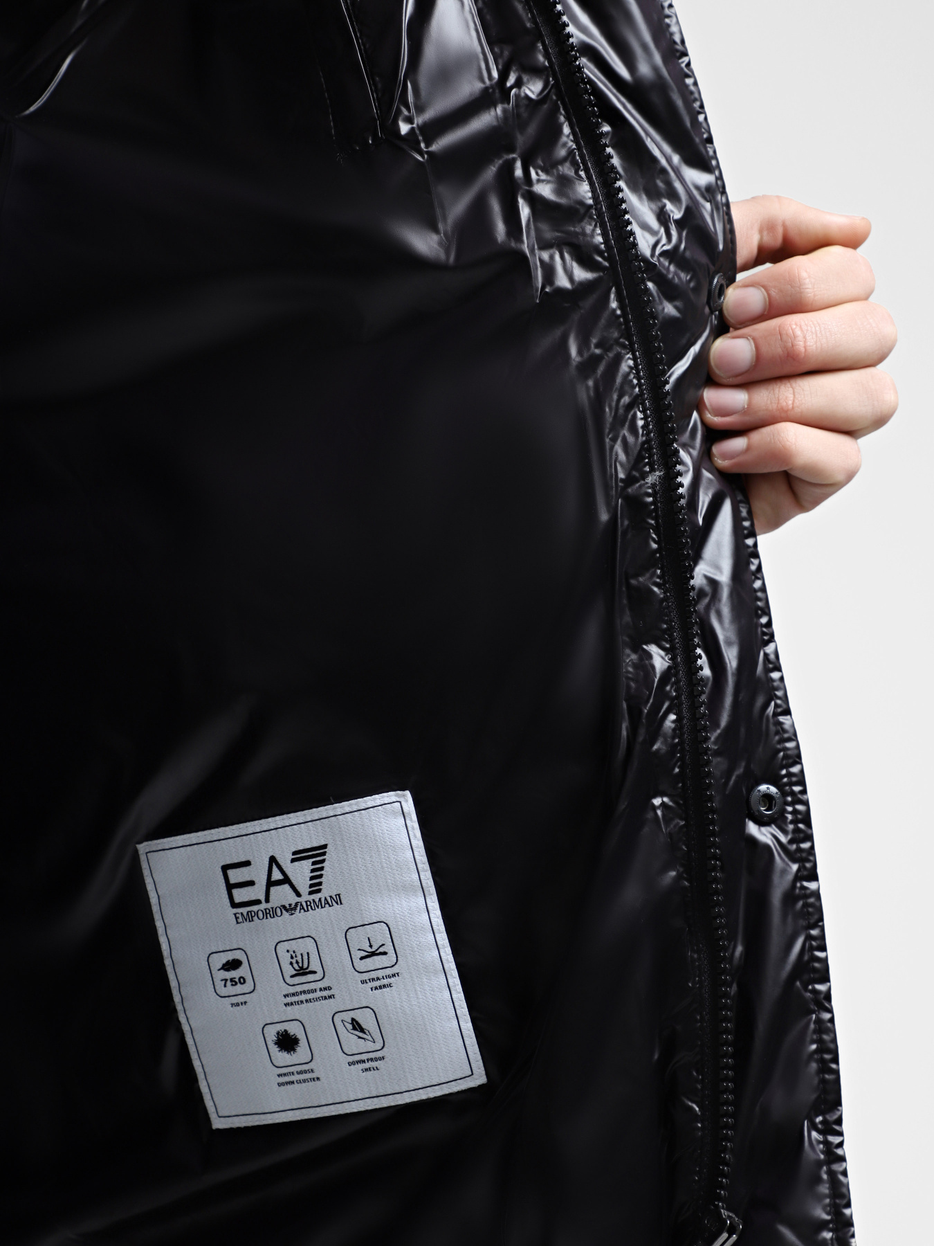 Пуховик EA7 модель 6DPB31-PN2MZ-1200 Фото