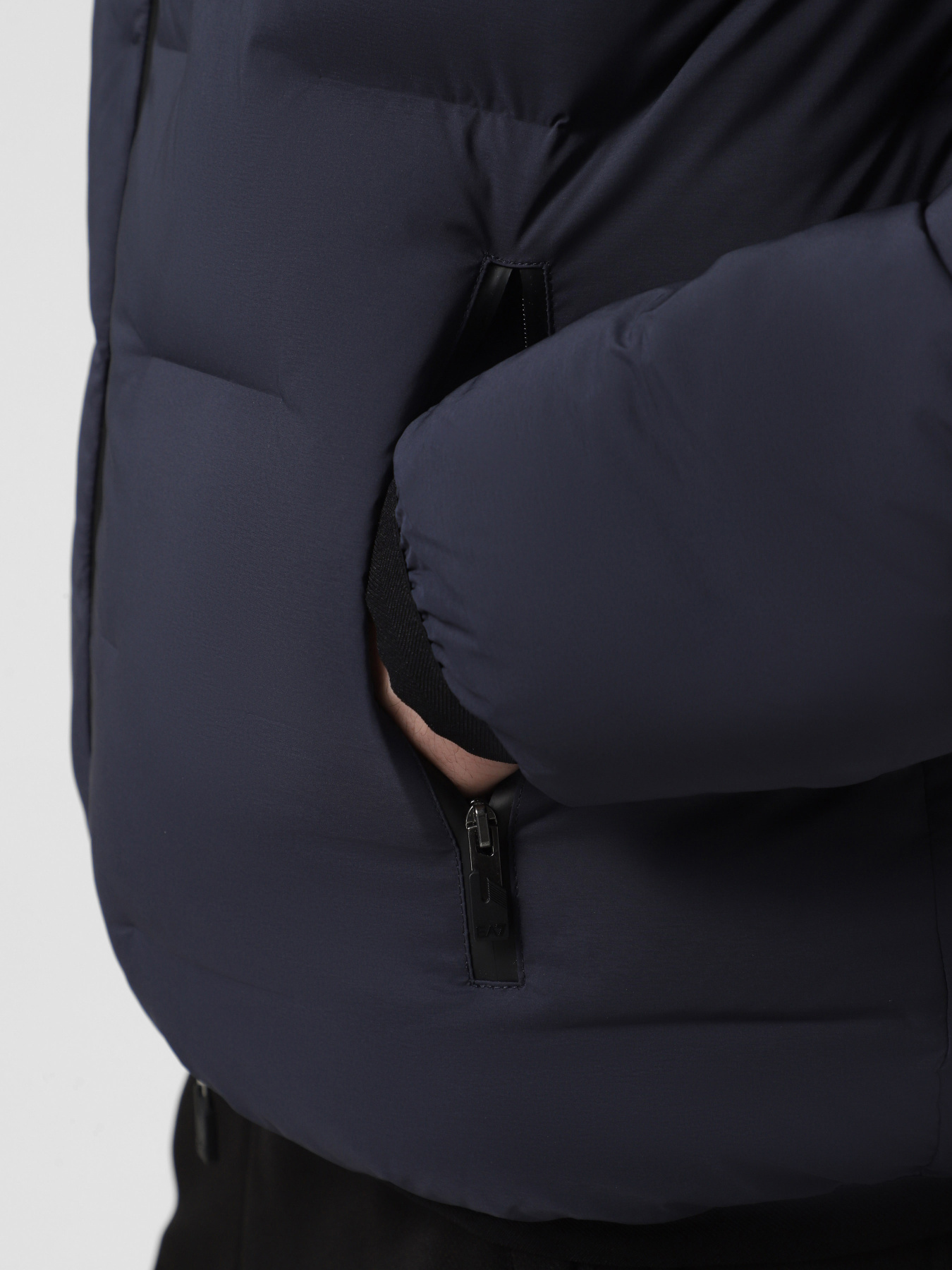 Зимняя куртка EA7 модель 6DPB64-PNHHZ-1562 Фото