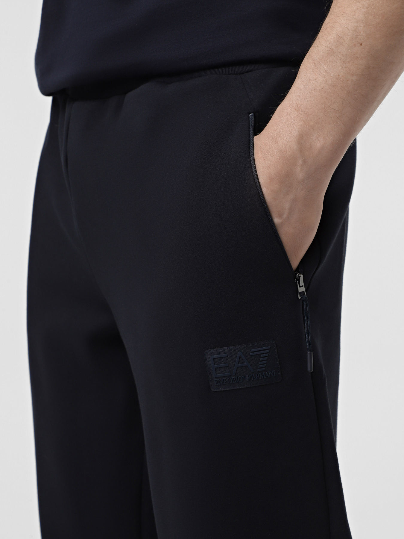 Спортивні штани EA7 Lux Identity модель 7M000097-AF12116-UB102 Фото
