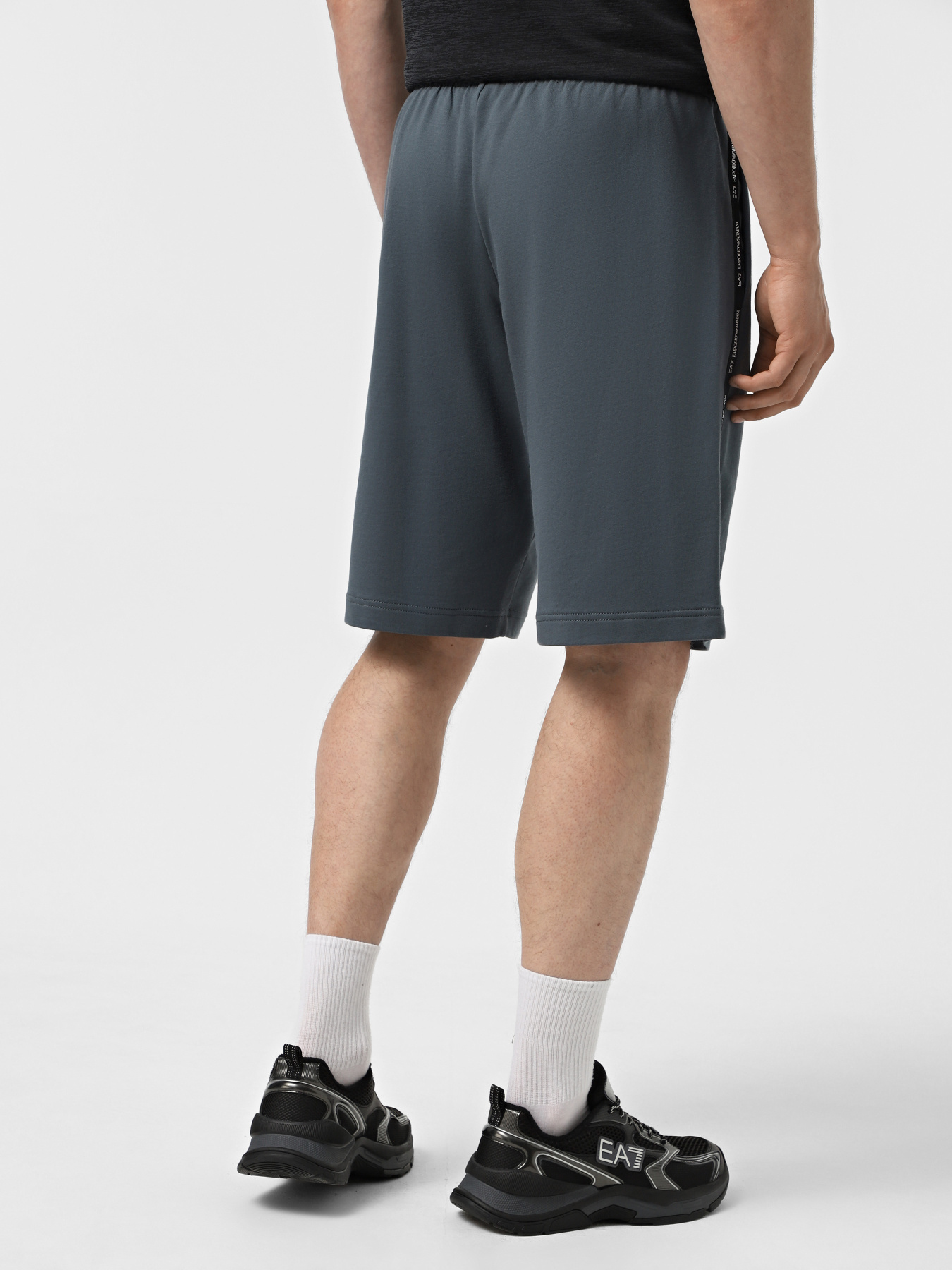 Шорти EA7 Logo Series модель 7M001039-AF10380-U8106 Фото