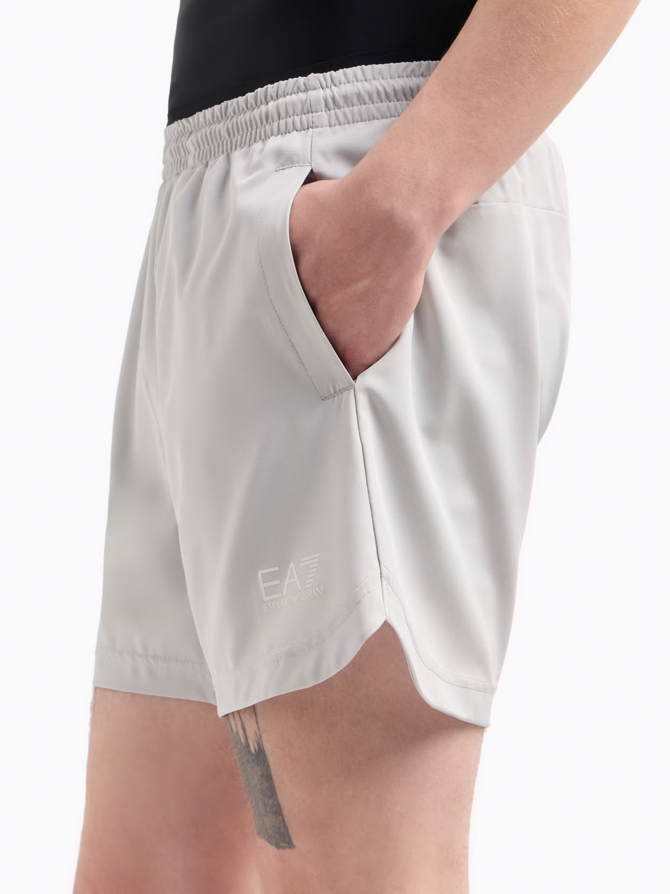 Шорти EA7 Vigor 7 модель 8NPS09-PNBXZ-U8011 Фото
