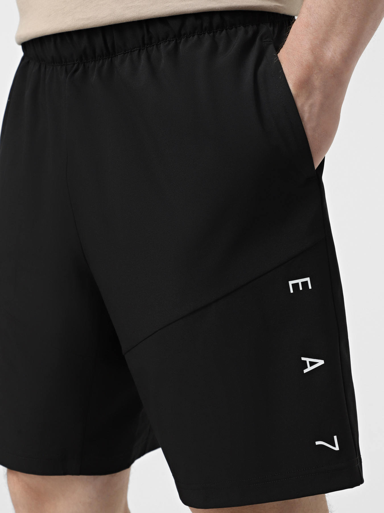 Шорти EA7 Graphic Series модель 7M000112-AF13417-UC001 Фото