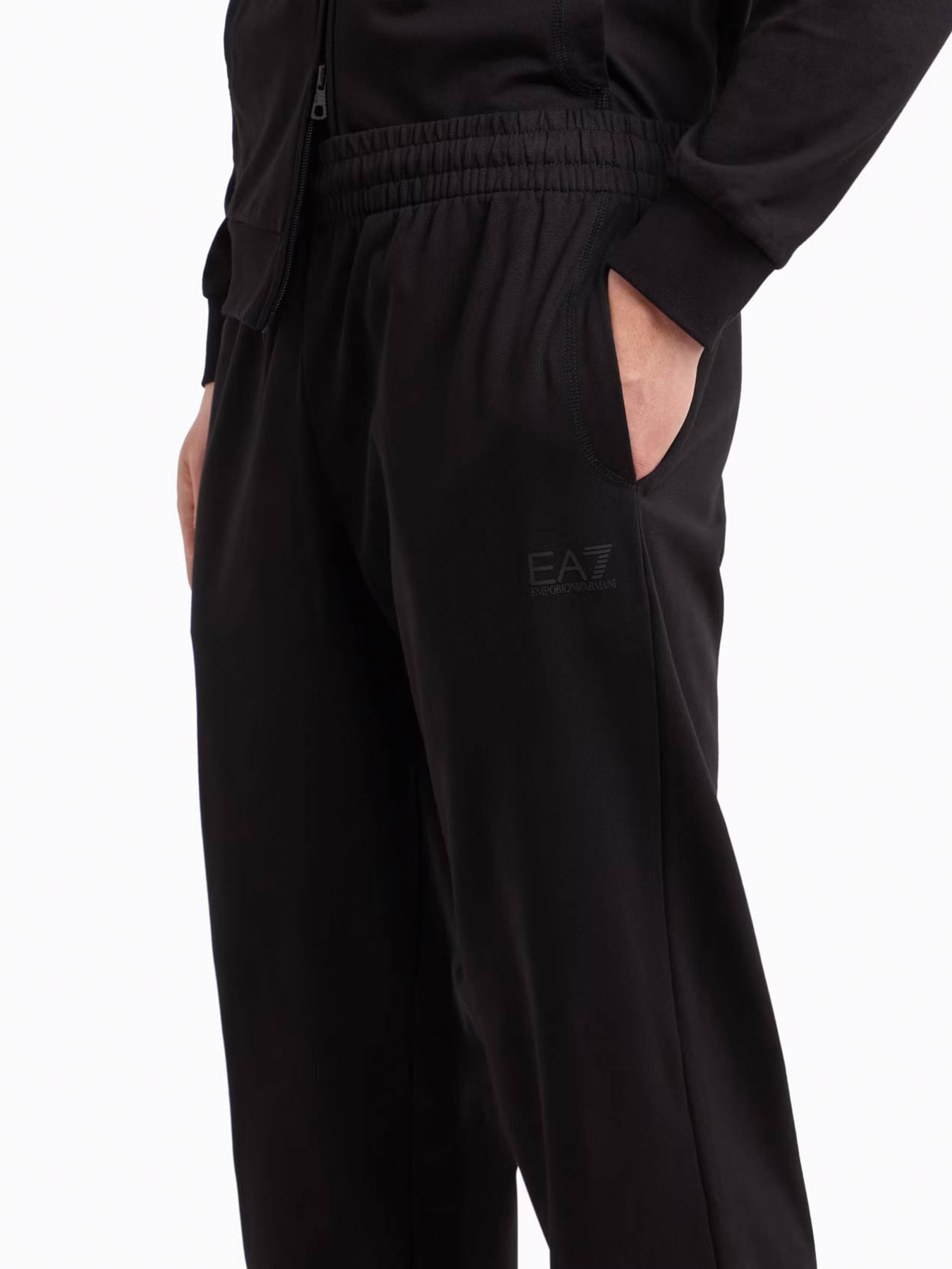 Спортивный костюм EA7 Visibility модель 7M000235-AF13512-UC001 Спортивный костюм EA7 Visibility модель 7M000235-AF13512-UC001 Фото