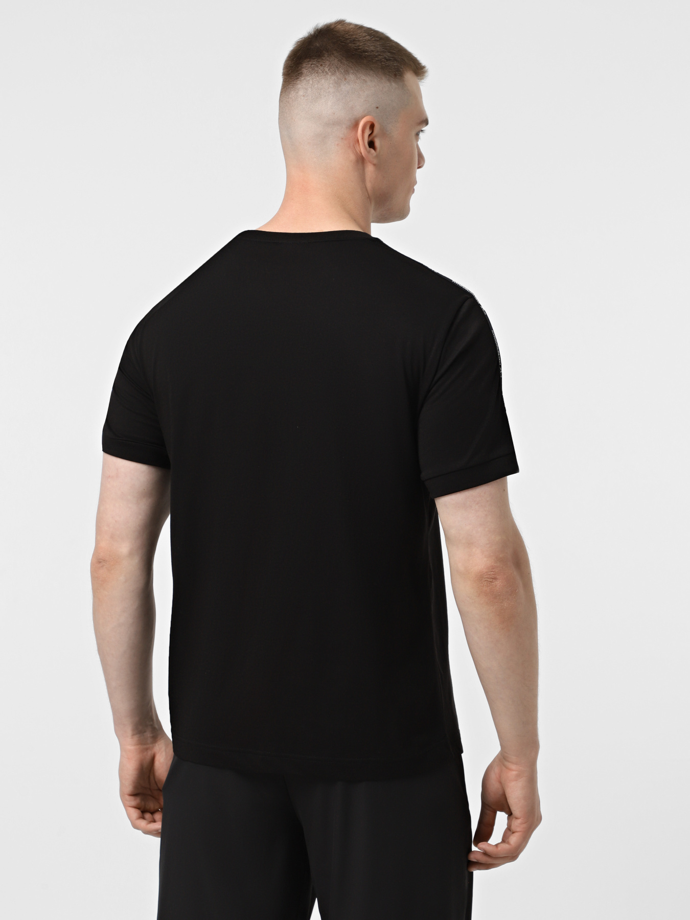 Футболка EA7 Logo Series модель 7M001037-AF10378-UC001 Фото