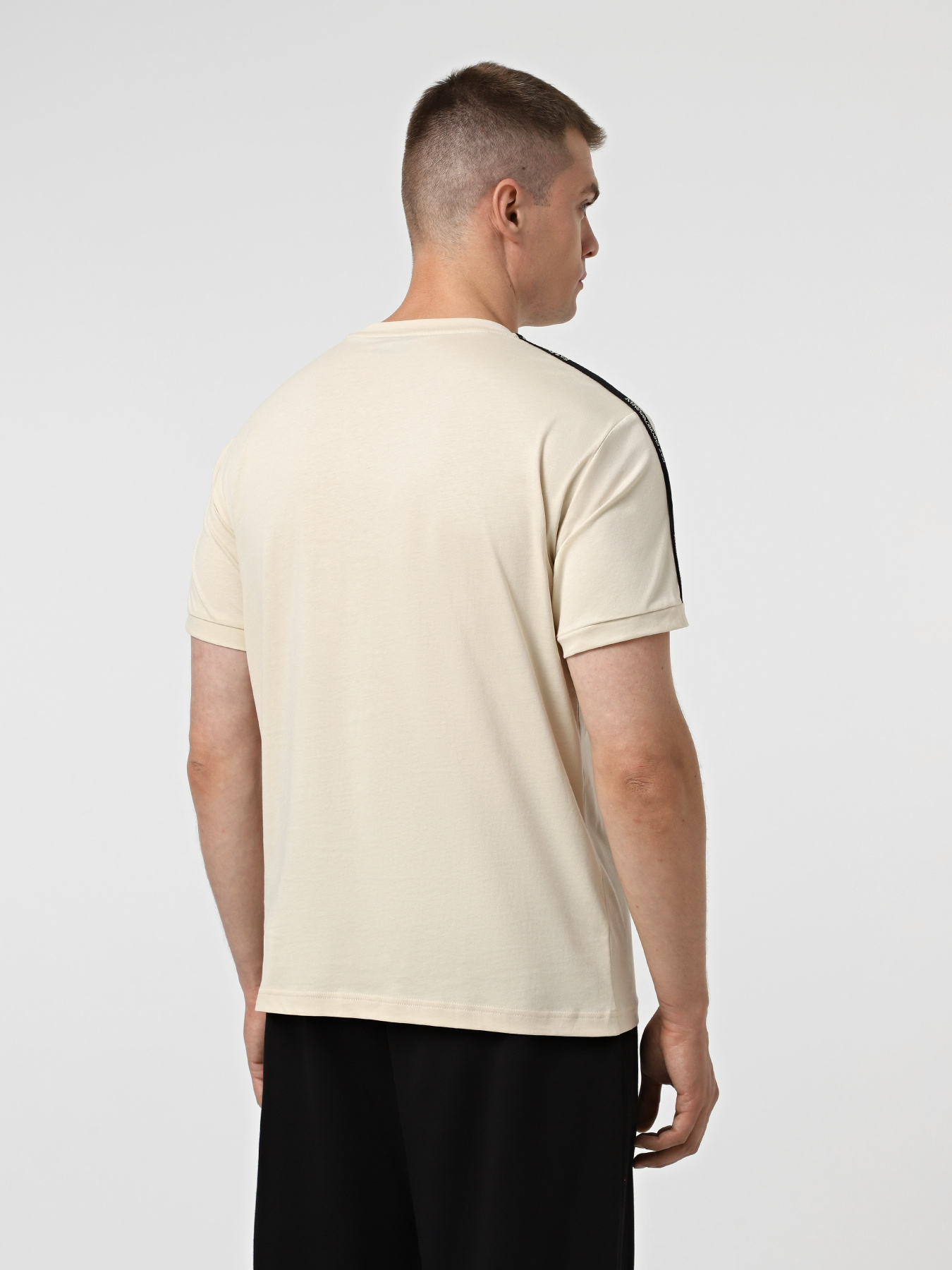 Футболка EA7 модель 7M000956-AF10375-M1218 Фото