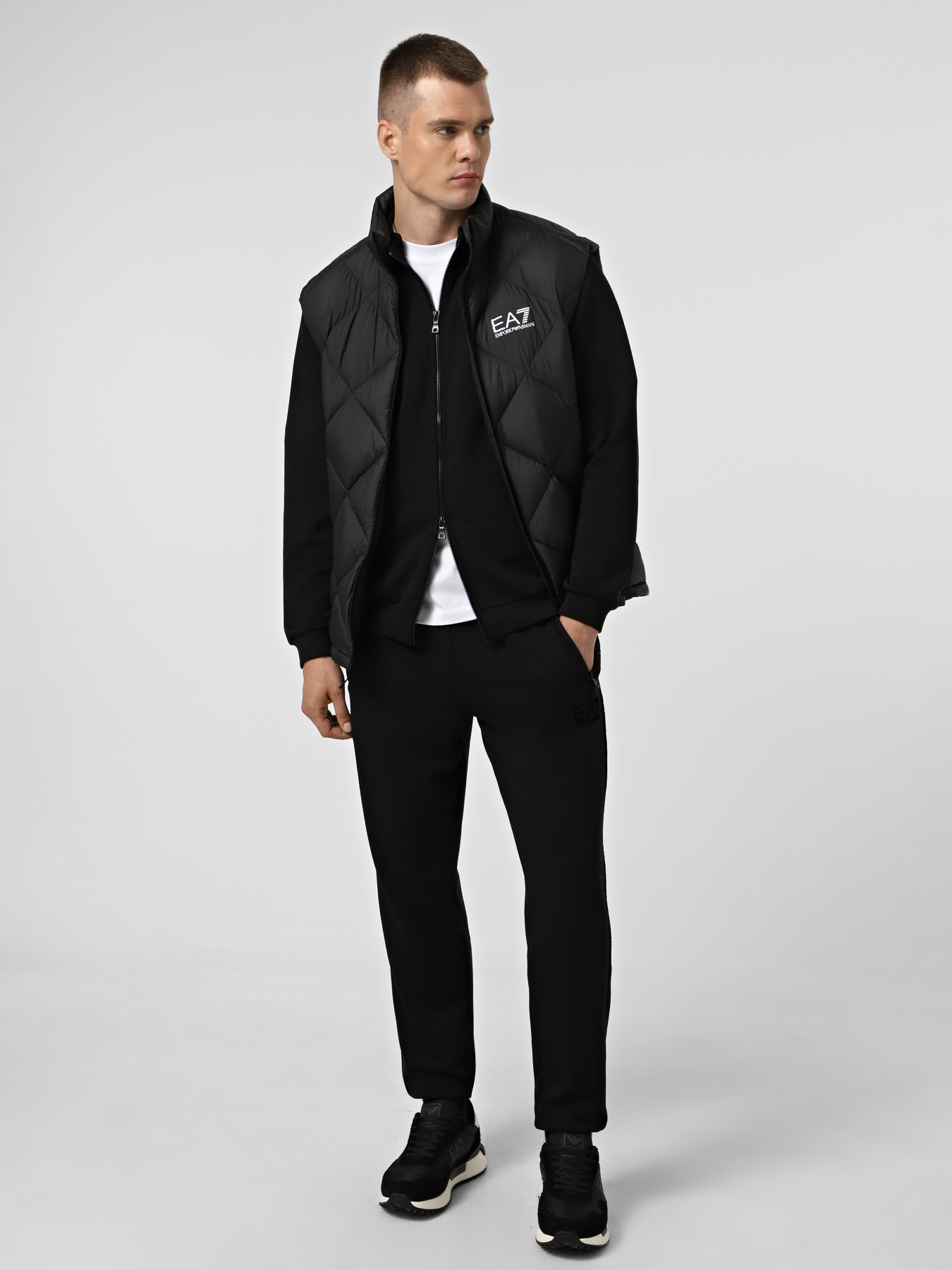 Жилет EA7 модель 7M001002-AF15923-UC001 Фото