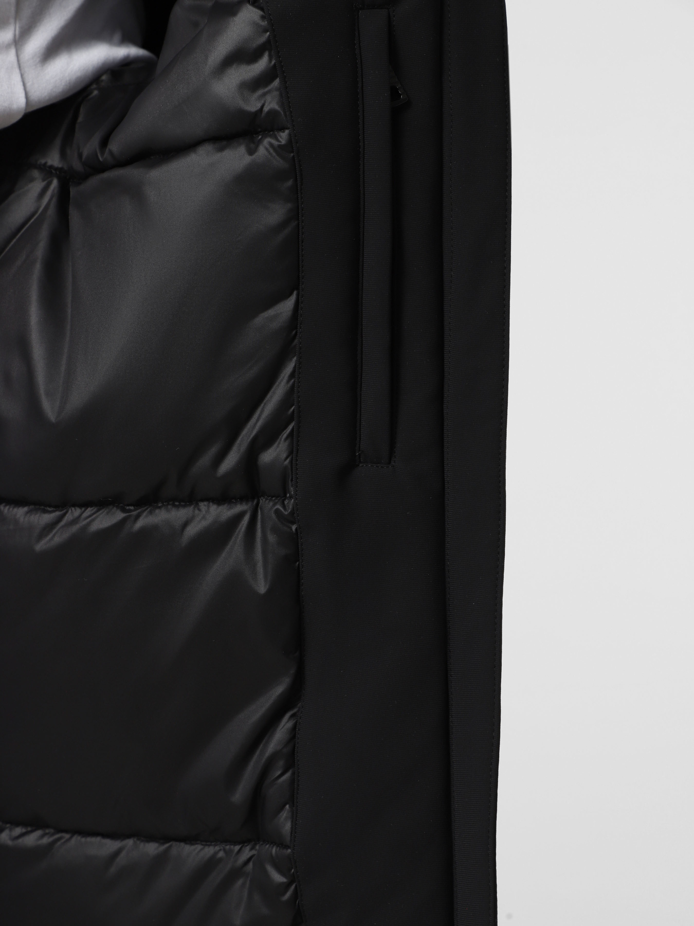 Зимняя куртка EA7 модель 7M001020-AF13563-UC001 Фото