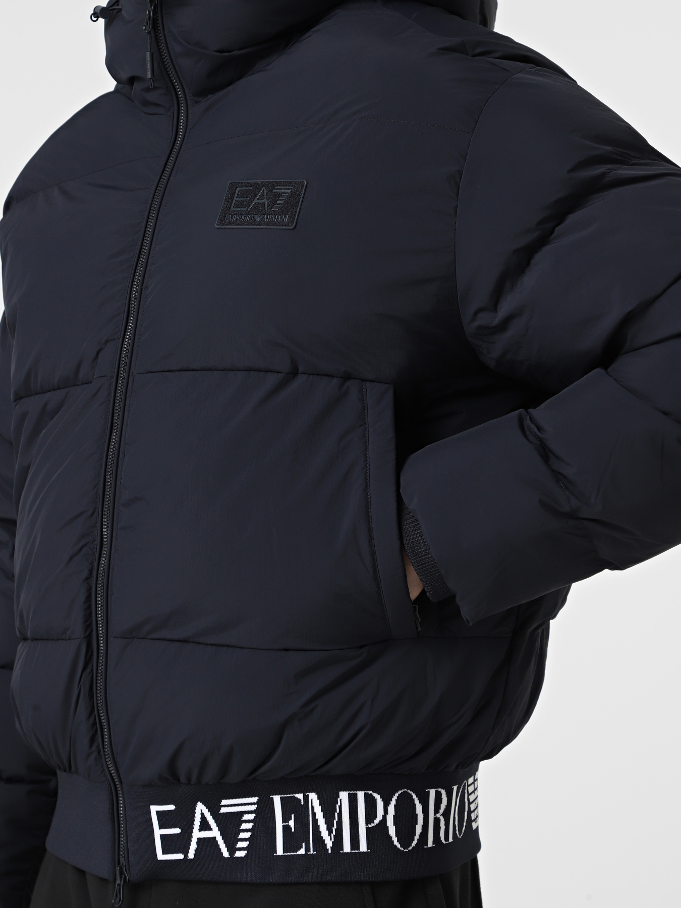 Зимняя куртка EA7 модель 7M000710-AF15951-UB102 Фото