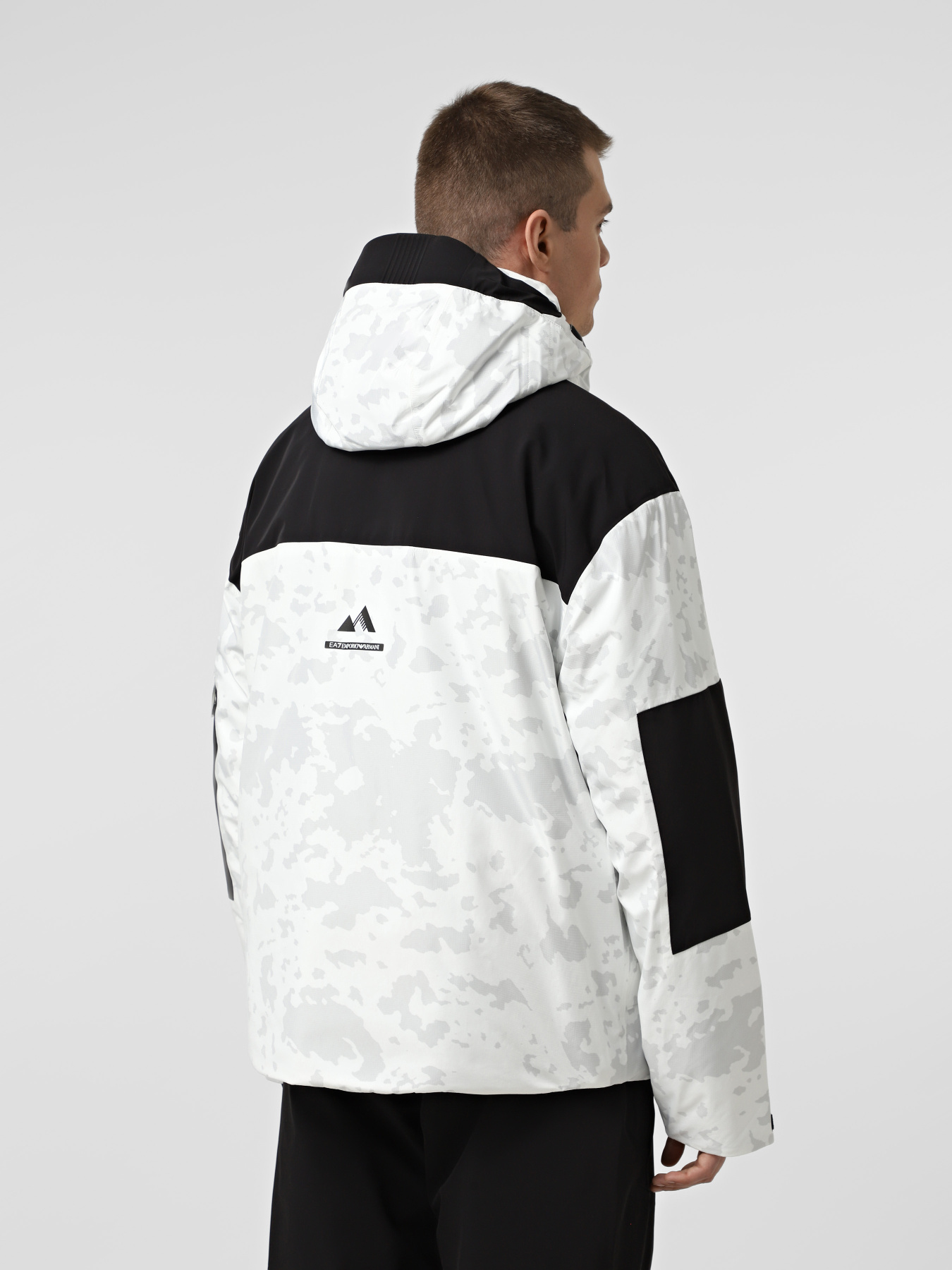 Зимняя куртка EA7 модель 7M000451-AF15918-F0009 Фото