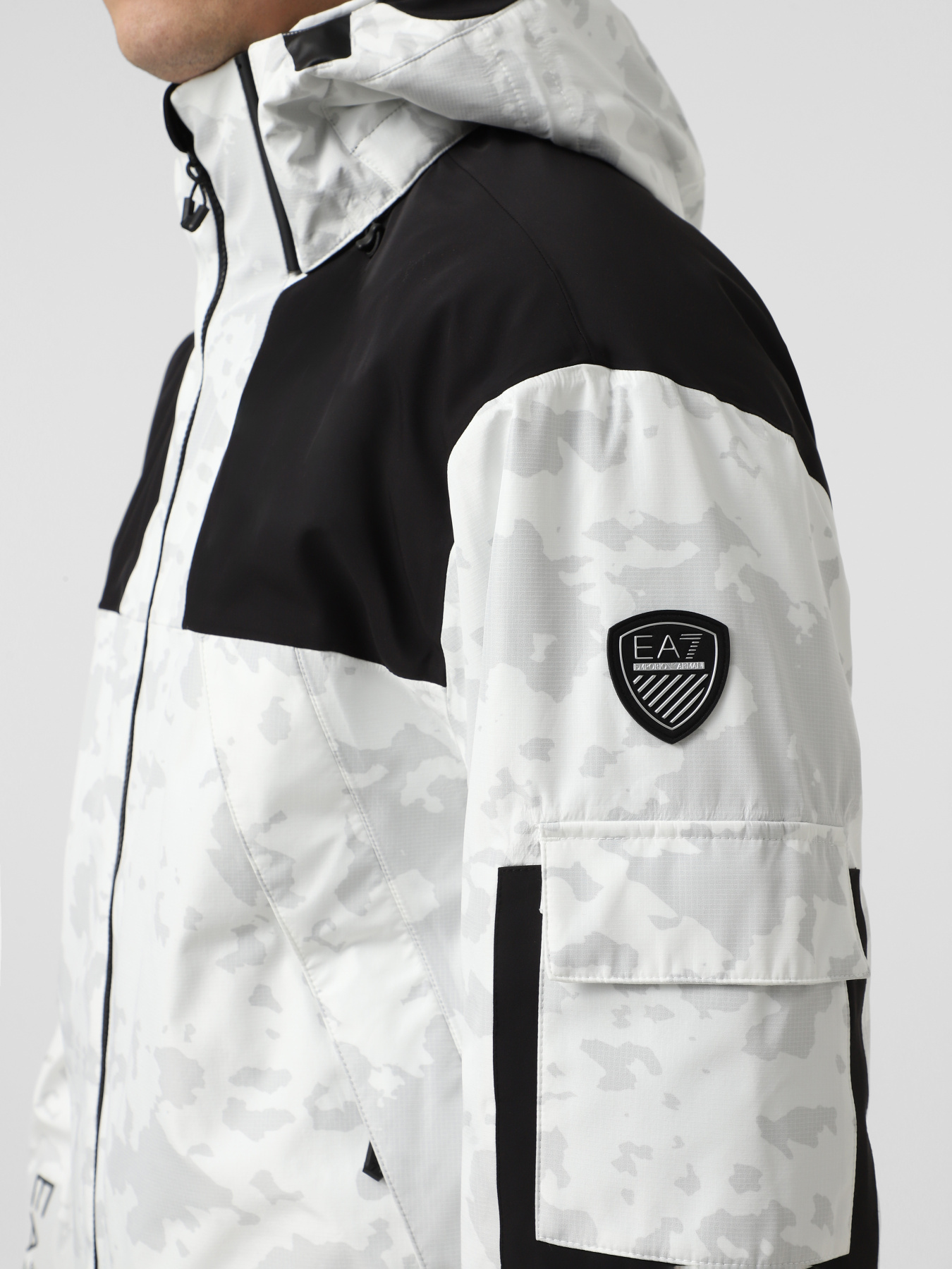 Зимняя куртка EA7 модель 7M000451-AF15918-F0009 Фото