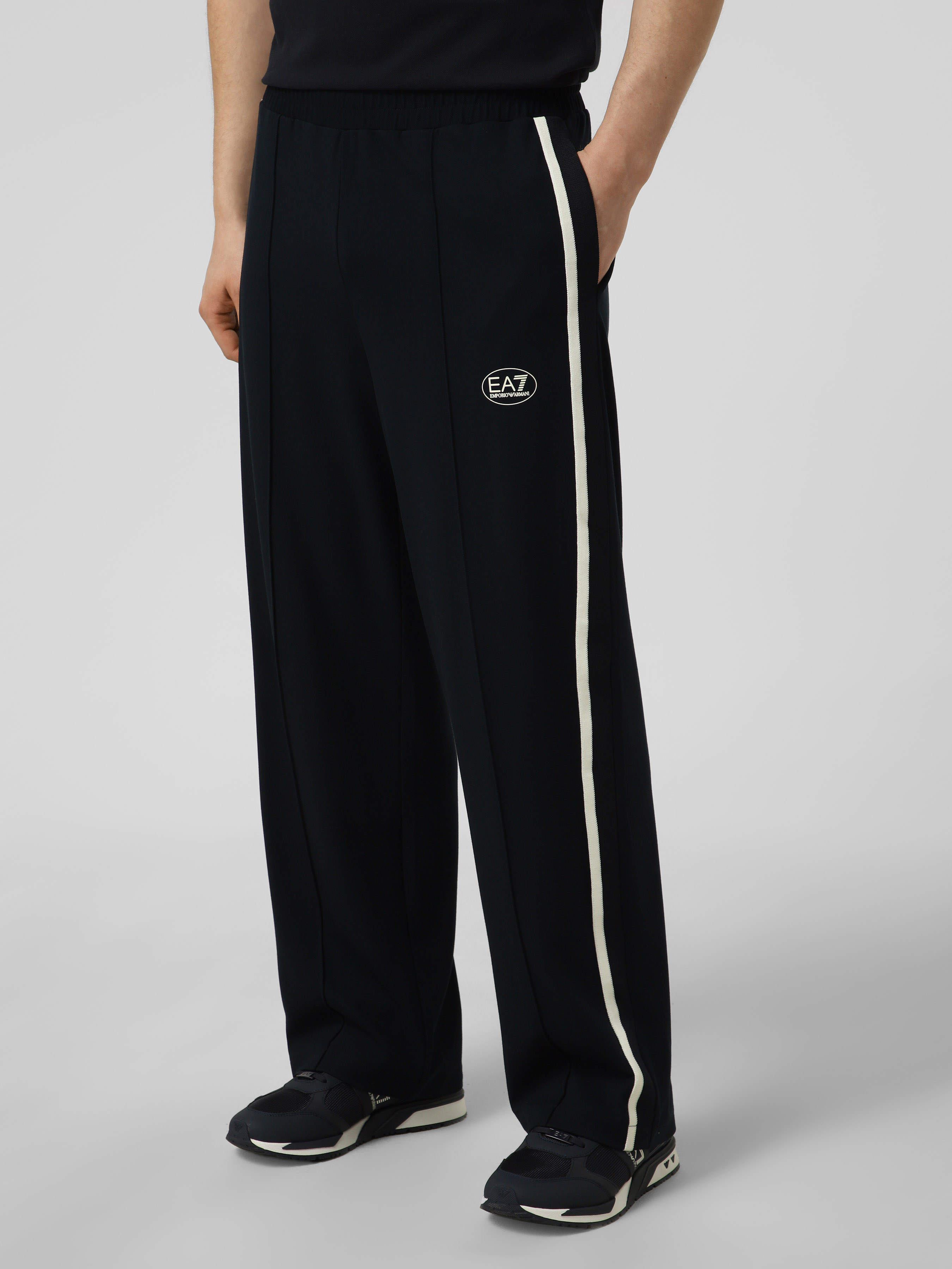 Чоловічі Спортивні штани EA7  (7O1631) колір синій, матеріал віскоза/поліамід