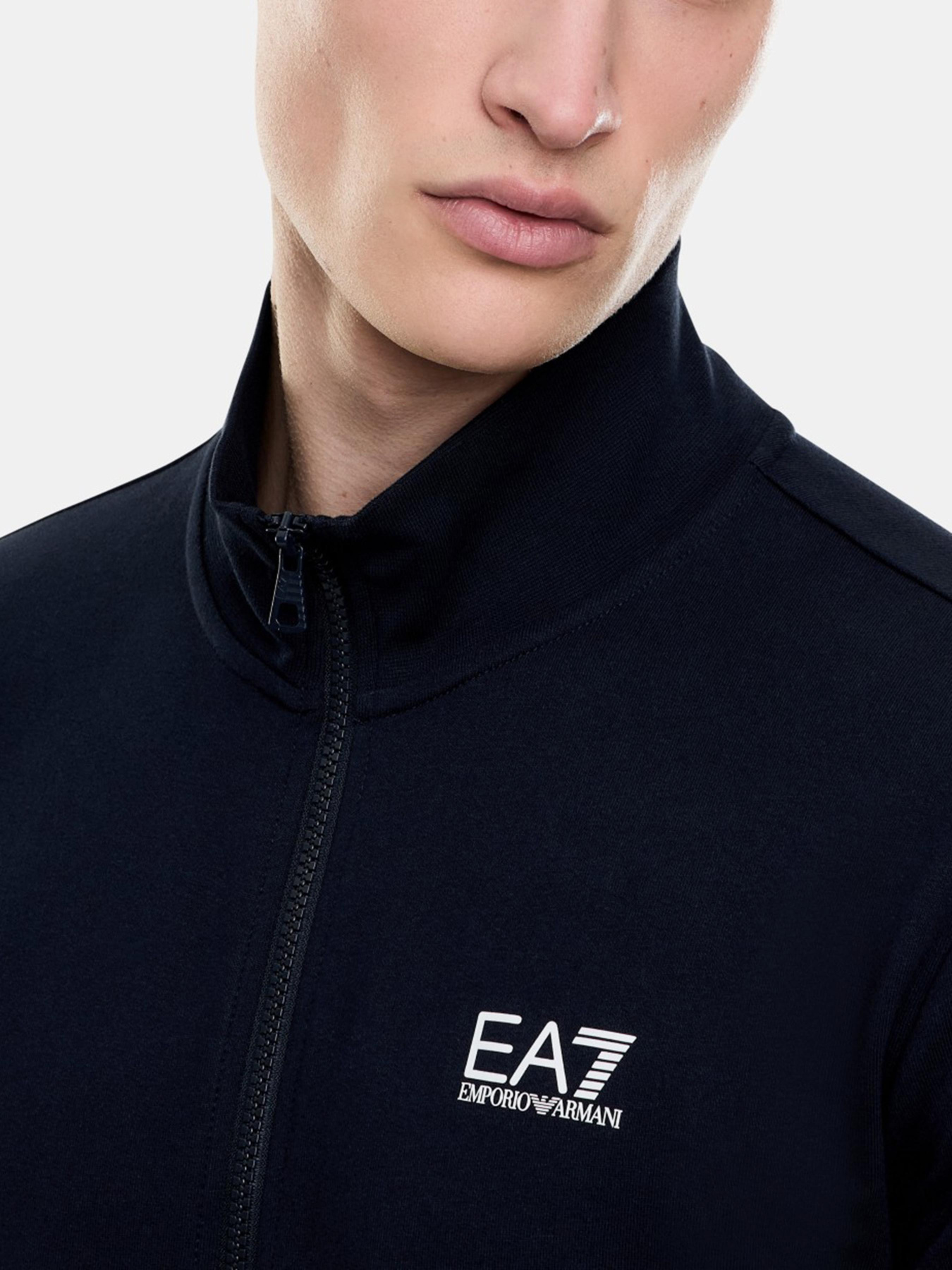 EA7 модель 8NPV60-PJVRZ-1562 Фото