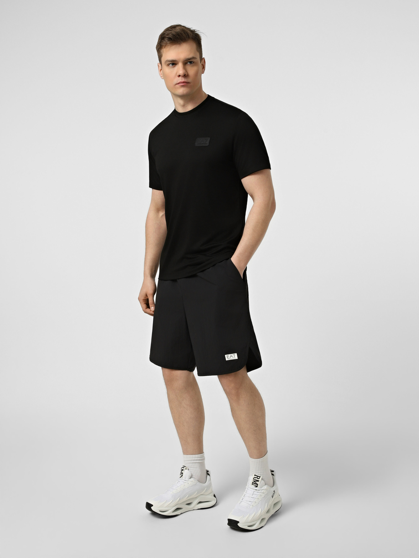 Шорты EA7 модель 7M001378-AF21306-UC001 Фото