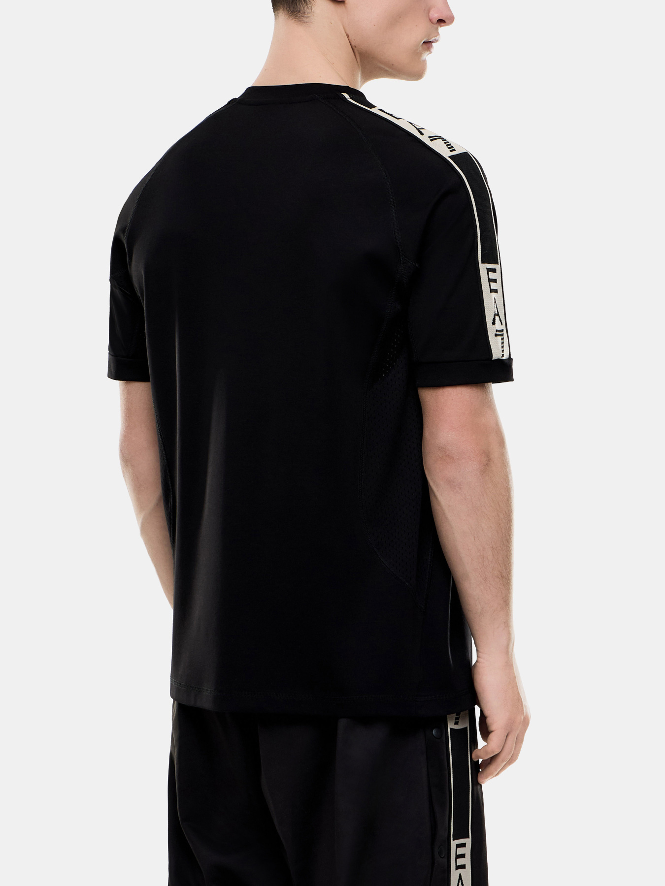 EA7 модель 7M001395-AF16724-UC001 EA7 модель 7M001395-AF16724-UC001 Фото