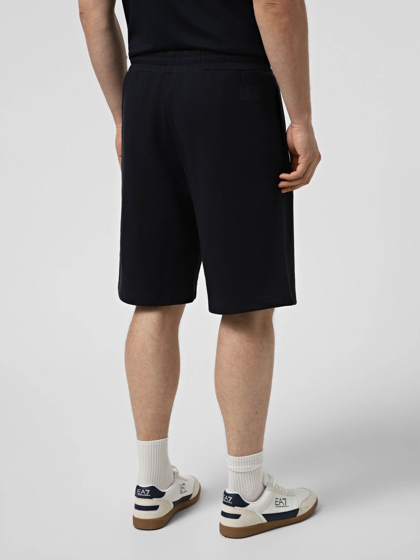 Шорты EA7 модель 7M001491-AF17787-UB102 Фото