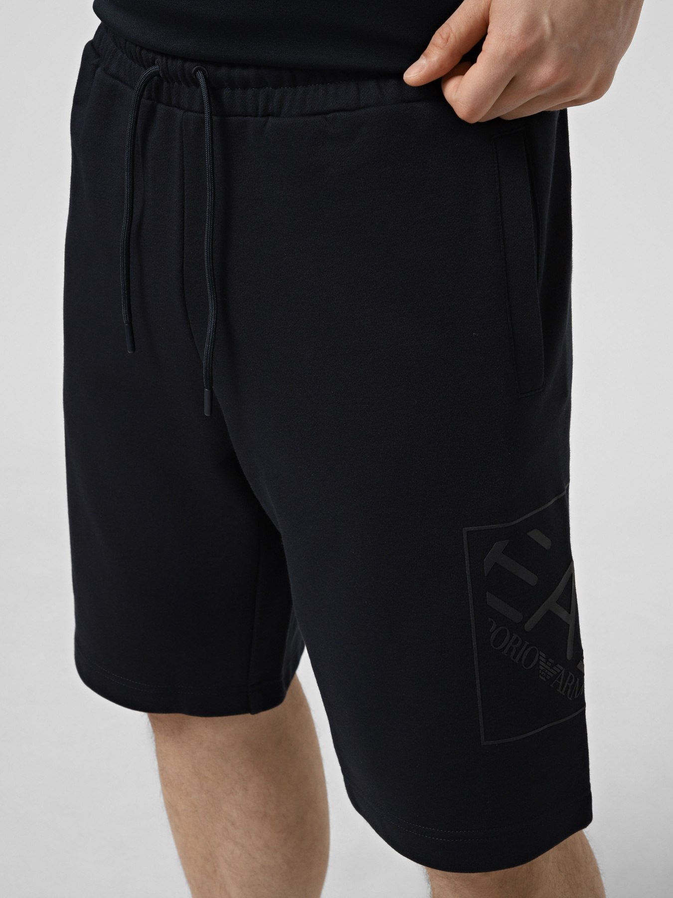 Шорты EA7 модель 7M001491-AF17787-UB102 Фото