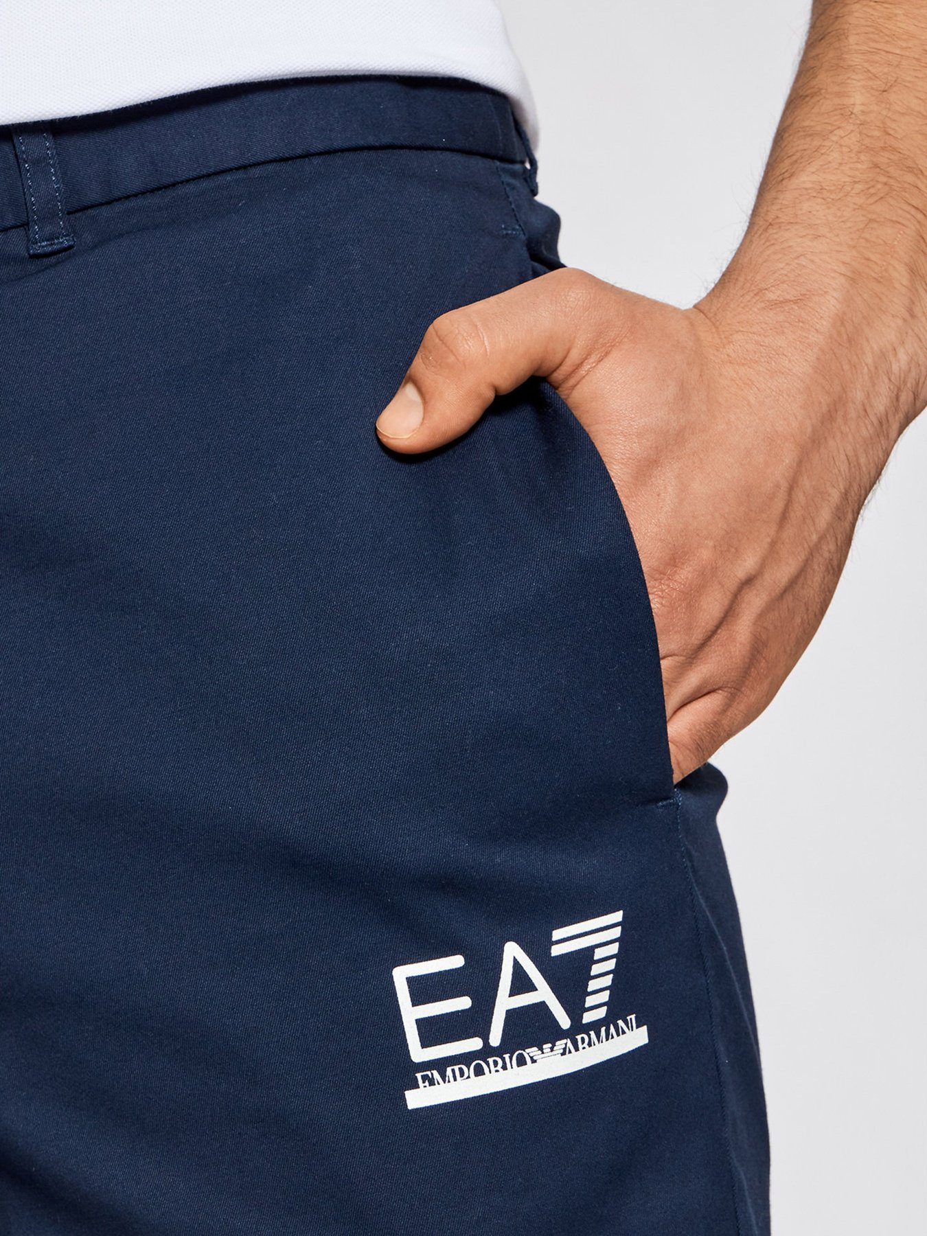 Повседневные шорты EA7 модель 3KPS01-PNQ1Z-1554 Фото