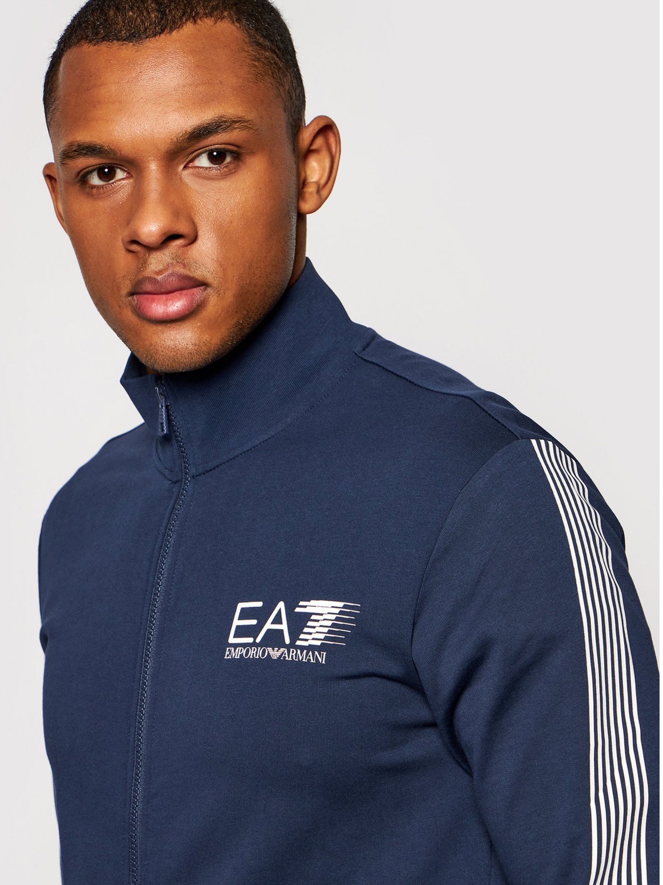 Спортивный костюм EA7 модель 3KPV54-PJ05Z-1554 Спортивный костюм EA7 модель 3KPV54-PJ05Z-1554 Фото