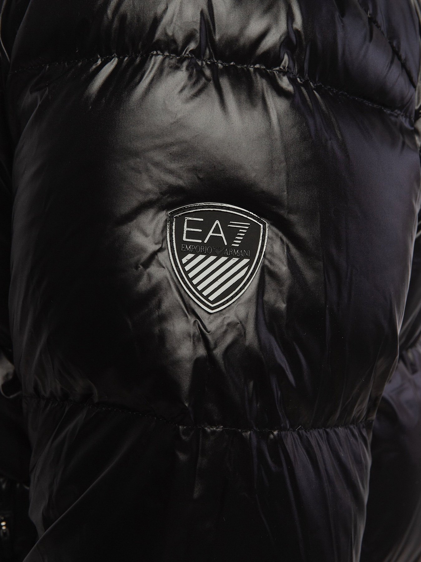 Пуховик EA7 модель 6KPB15-PN2MZ-1200 Пуховик EA7 модель 6KPB15-PN2MZ-1200 Фото