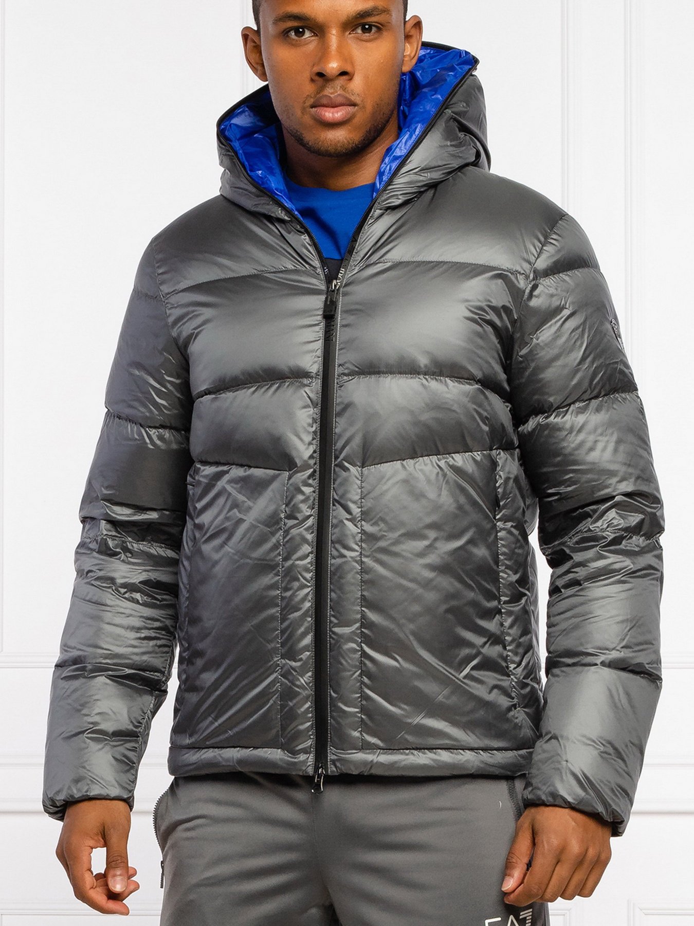 Пуховик EA7 модель 6KPB15-PN2MZ-1977 Пуховик EA7 модель 6KPB15-PN2MZ-1977 Фото