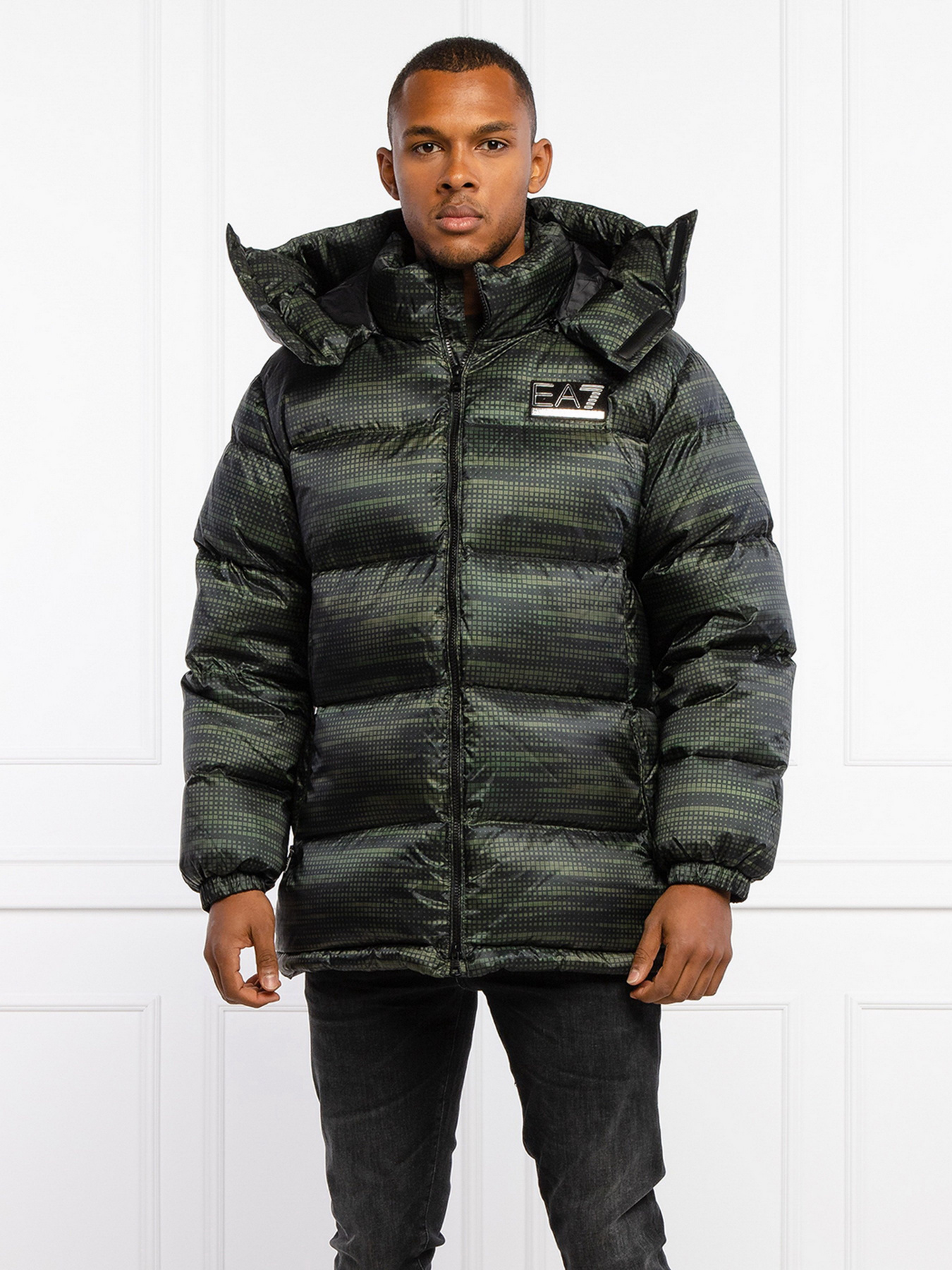 Пуховик EA7 модель 6KPB33-PN1MZ-2816 Пуховик EA7 модель 6KPB33-PN1MZ-2816 Фото