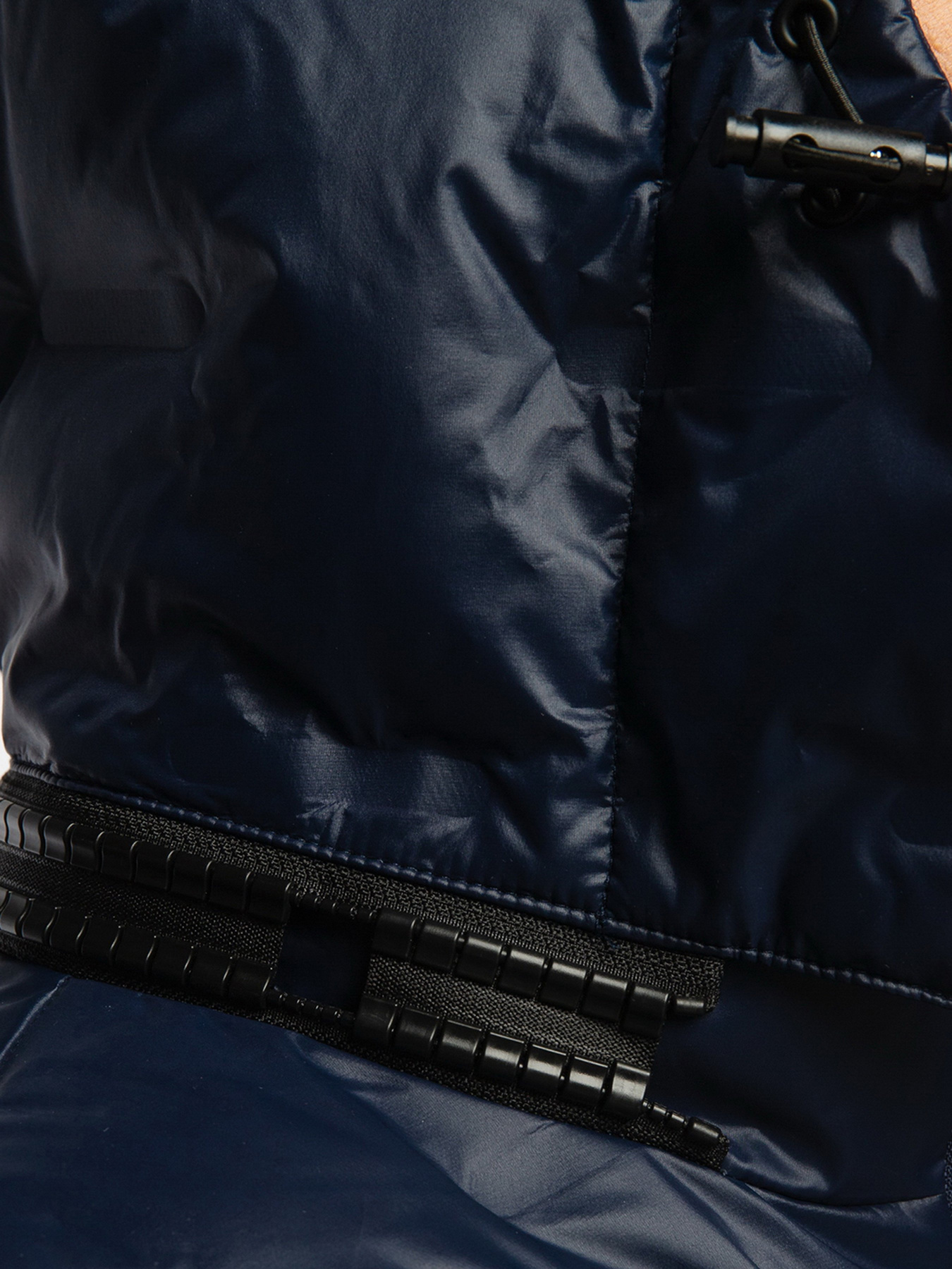 Пуховик EA7 модель 6KPB64-PN8MZ-1554 Пуховик EA7 модель 6KPB64-PN8MZ-1554 Фото