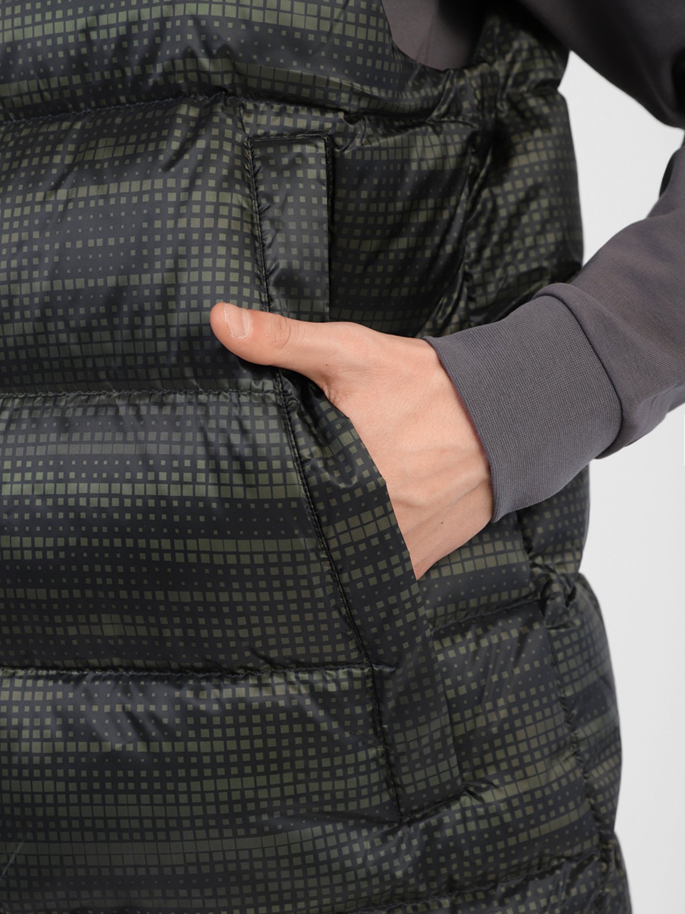 Утеплений жилет EA7 модель 6KPQ08-PN1MZ-2816 Фото