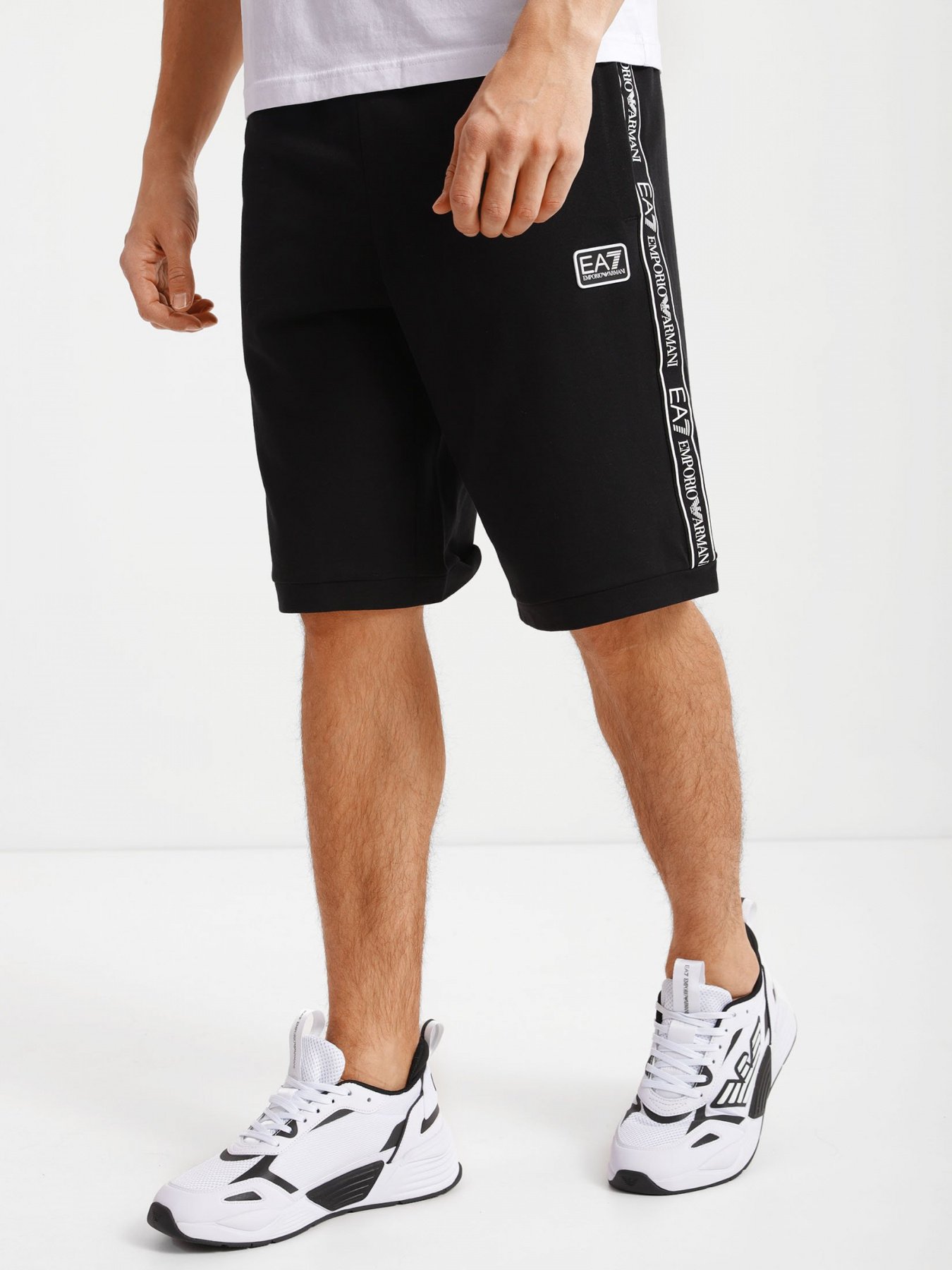 Повсякденні шорти EA7 модель 3LPS61-PJ05Z-0200 Фото