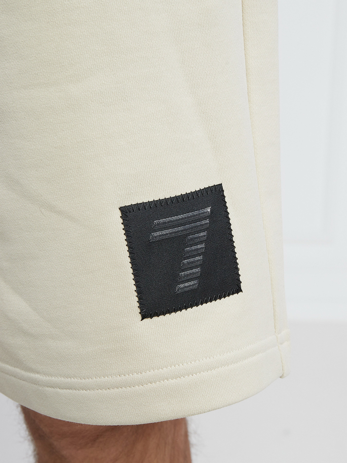 Повсякденні шорти EA7 модель 3LPS60-PJ8VZ-1721 Фото