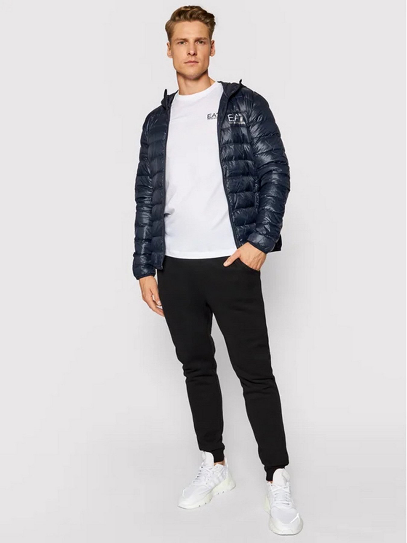 Футболка EA7 Core модель 8NPT51-PJM9Z-1100 Футболка EA7 Core модель 8NPT51-PJM9Z-1100 Фото