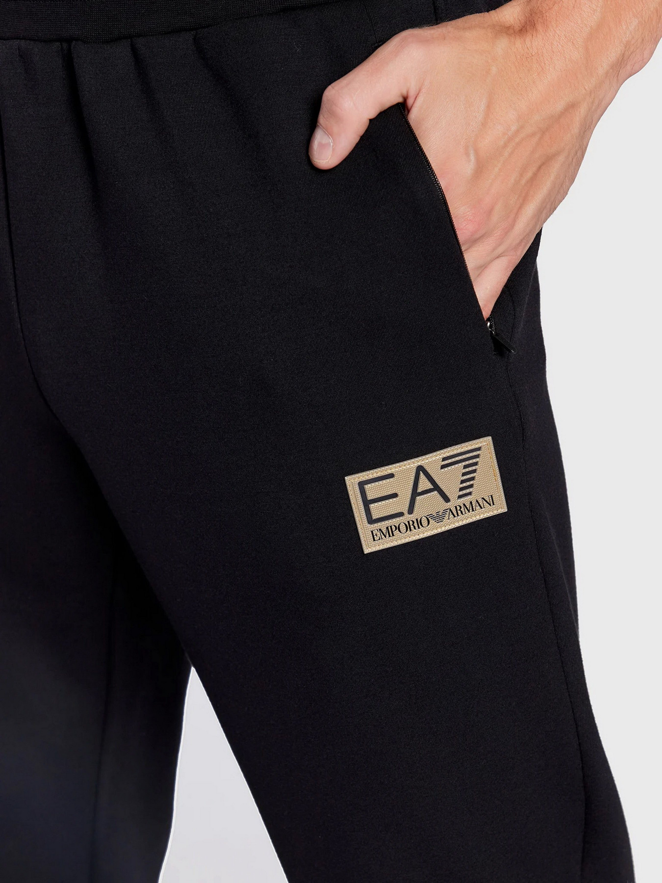 Спортивні штани EA7 модель 6LPP70-PJHVZ-1200 Спортивні штани EA7 модель 6LPP70-PJHVZ-1200 Фото