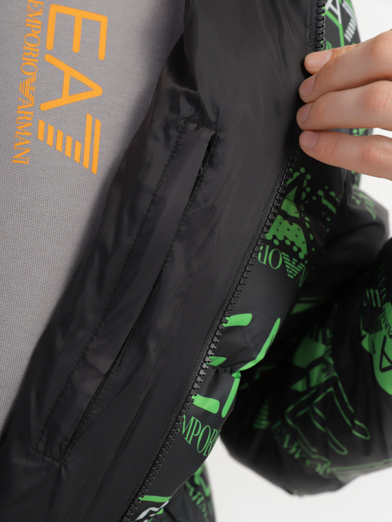 Зимняя куртка EA7 модель 6LPB05-PN9FZ-2816 Фото