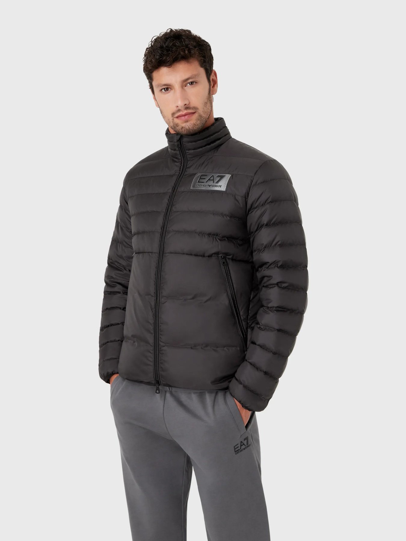 Пуховик EA7 модель 6LPB14-PN5ZZ-1866 Пуховик EA7 модель 6LPB14-PN5ZZ-1866 Фото