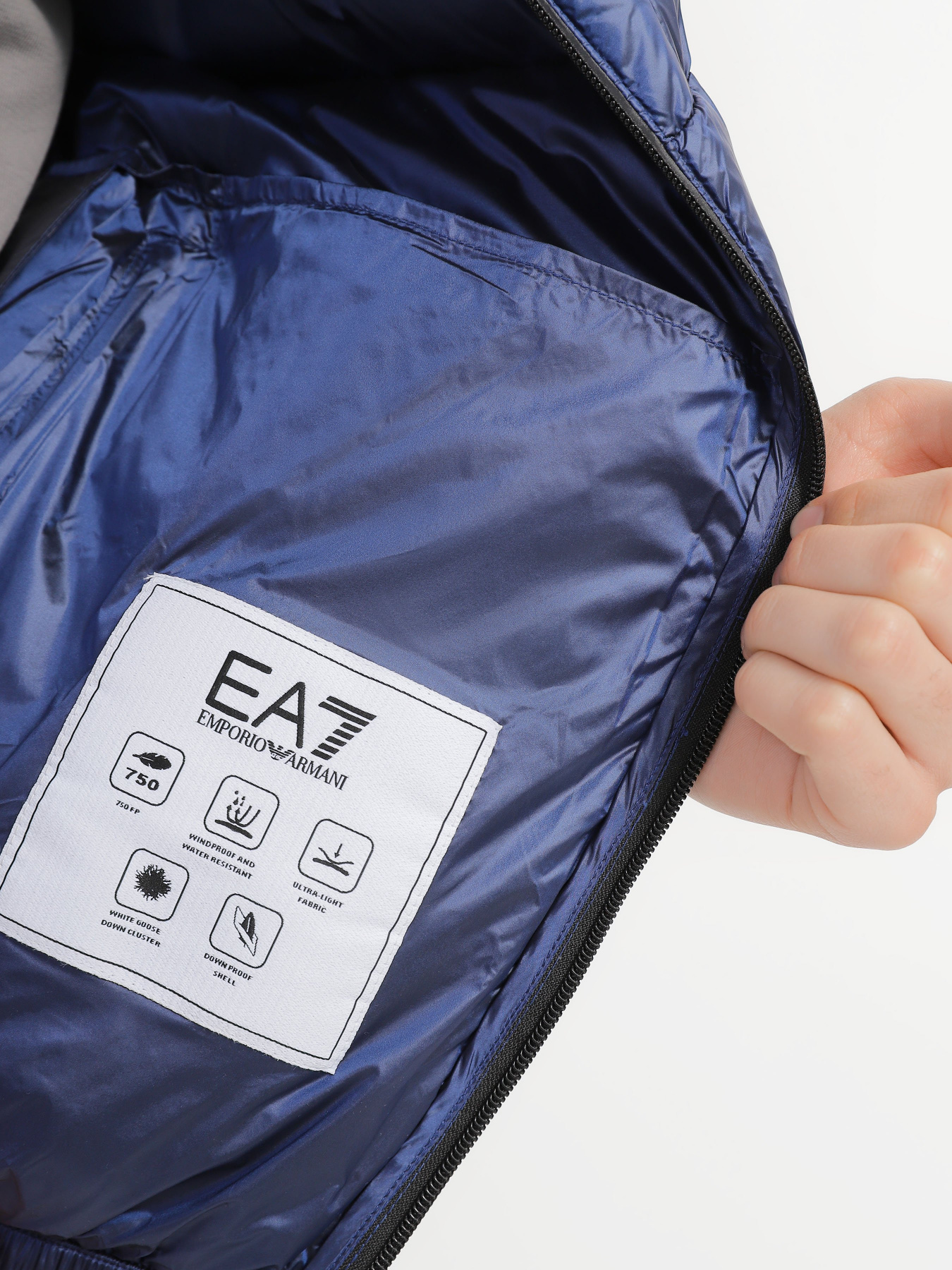 Пуховик EA7 модель 6LPB41-PN2MZ-0596 Фото